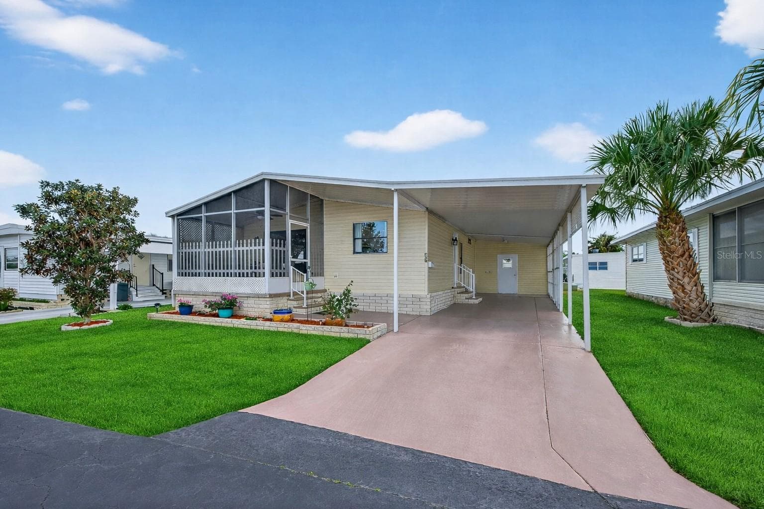 Large driveway - 7880 54TH AVE N #38, ST PETERSBURG