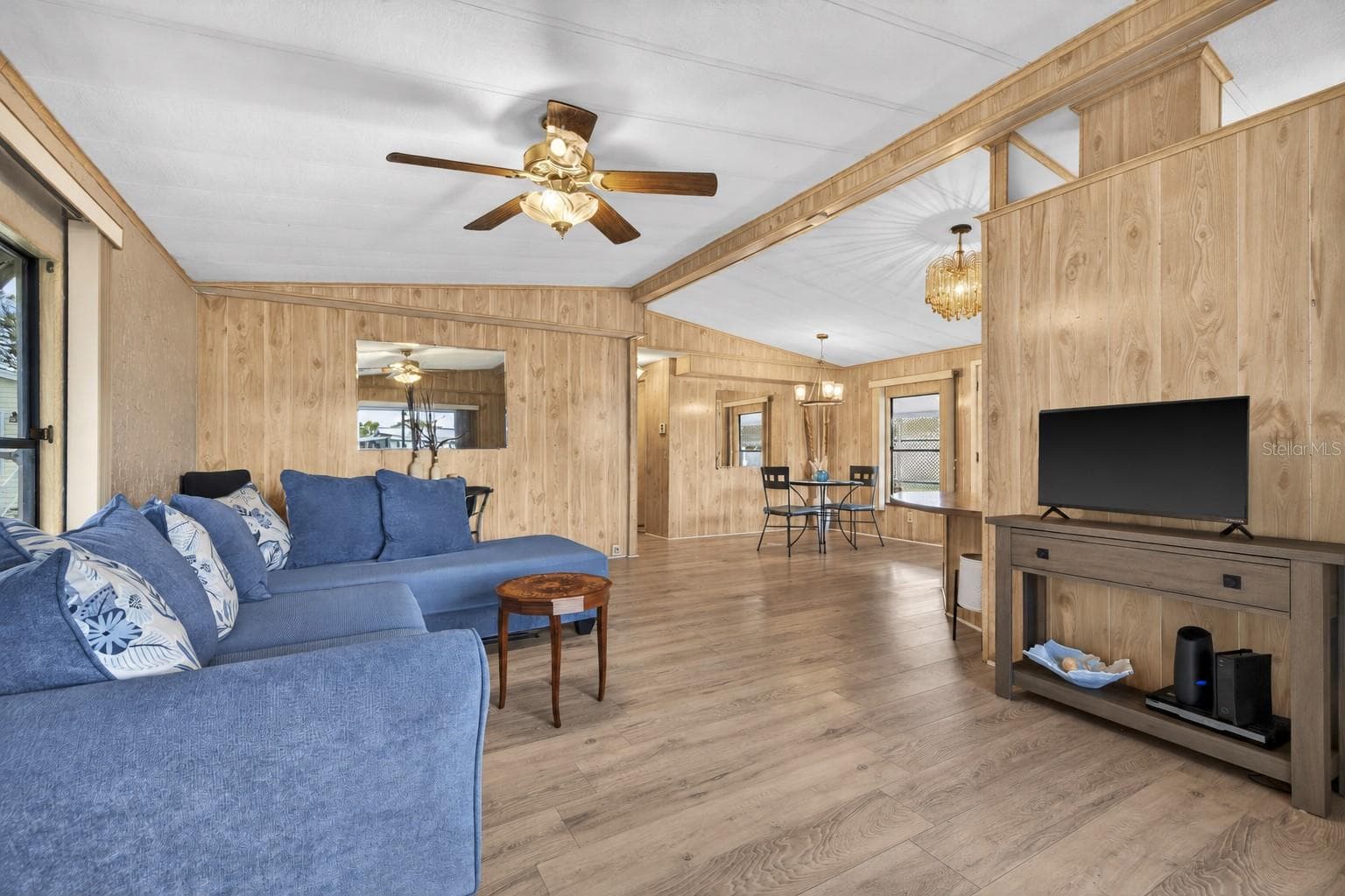 Manufactured Home at 7880 54TH AVE N #38, ST PETERSBURG, photo 4 of 28