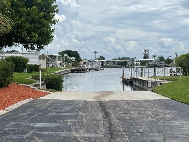 Boat Access - 636 MOUNT PINEY AVE NE #702, ST PETERSBURG