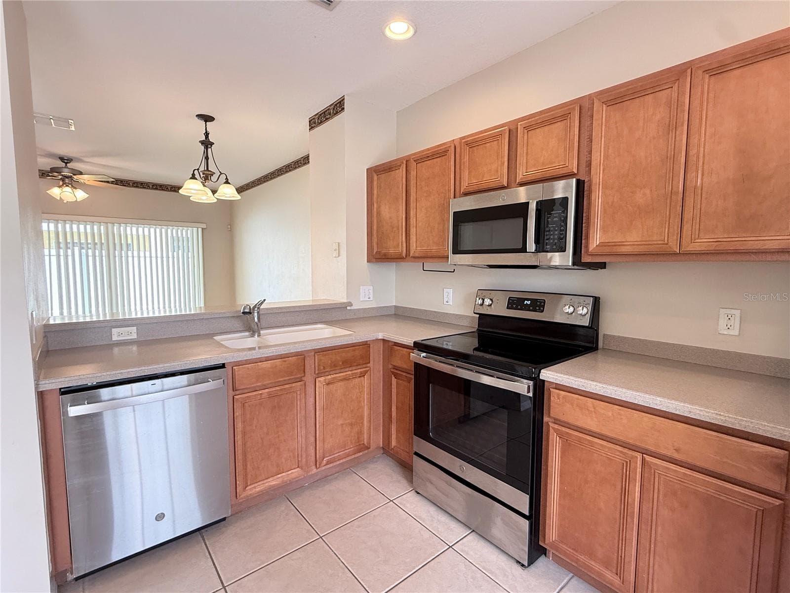 kitchen - 8508 BRUSHLEAF WAY, TAMPA