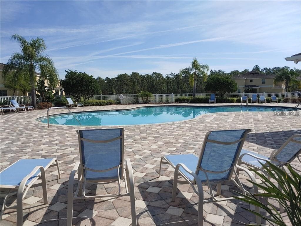 community pool - 8508 BRUSHLEAF WAY, TAMPA