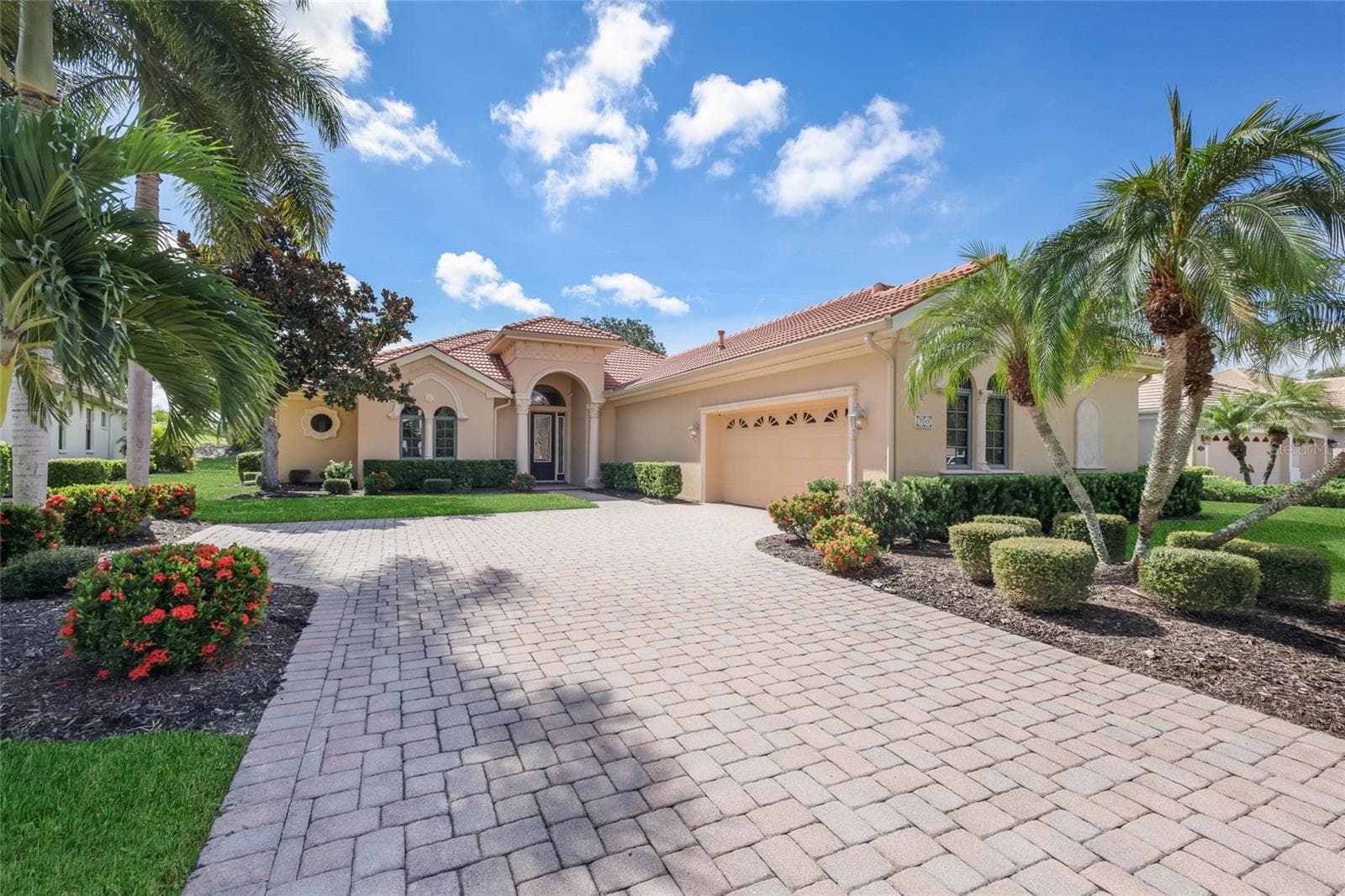Wide Paver Drive - 7519 MIZNER RESERVE CT, LAKEWOOD RANCH