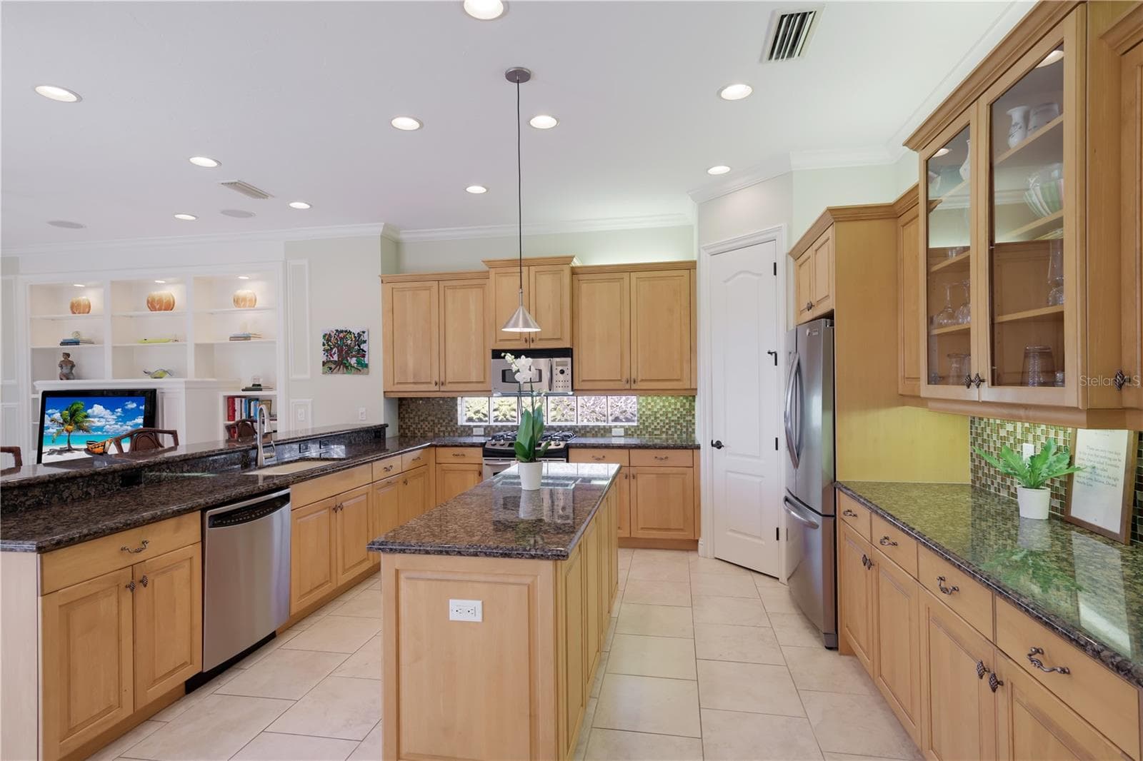 Beautiful Large Kitchen - 7519 MIZNER RESERVE CT, LAKEWOOD RANCH