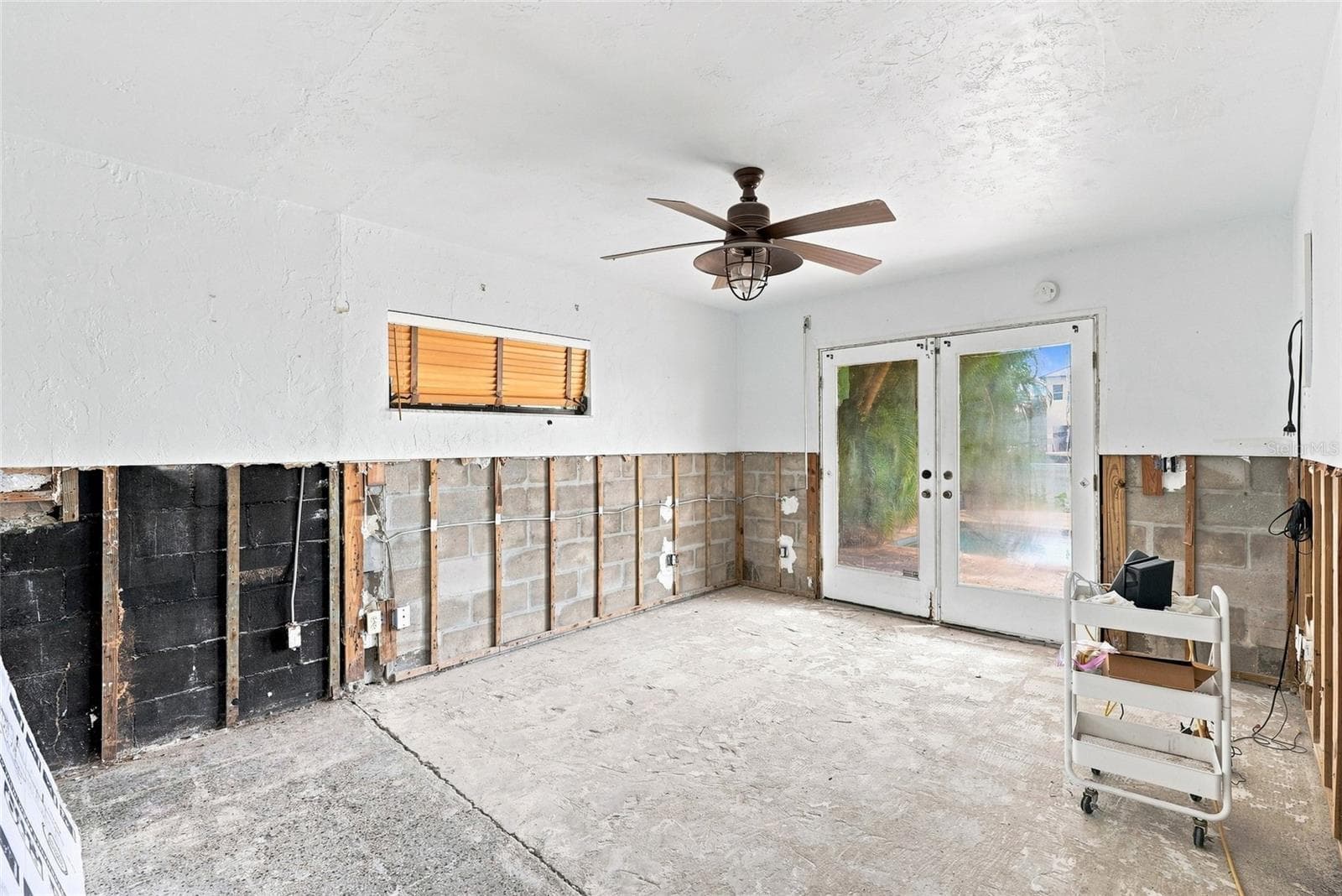 Single Family Residence at 639 NORMANDY RD, MADEIRA BEACH, photo 4 of 29
