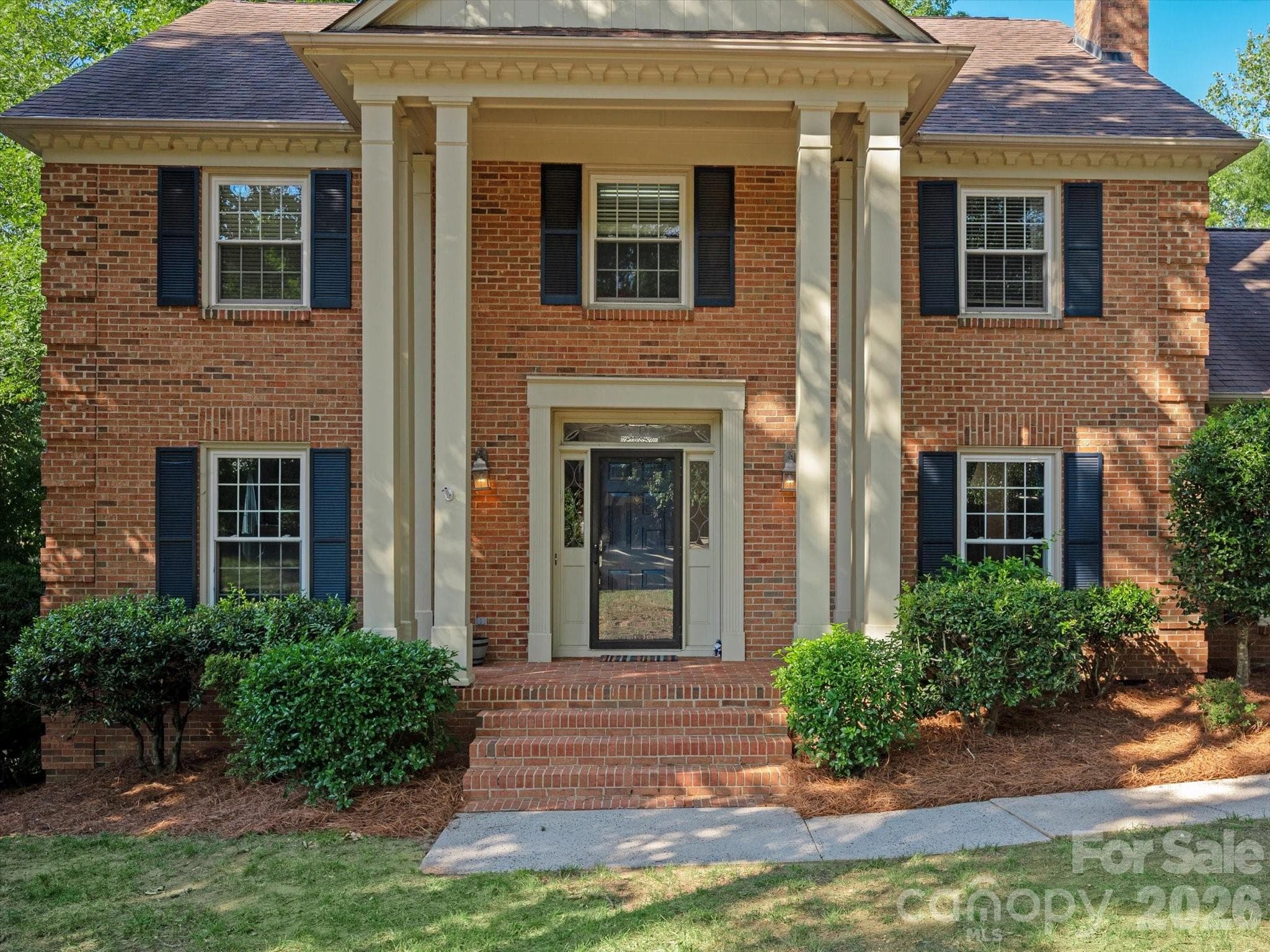 Single Family Residence at 10009 Thomas Payne Circle, Charlotte, photo 2 of 36