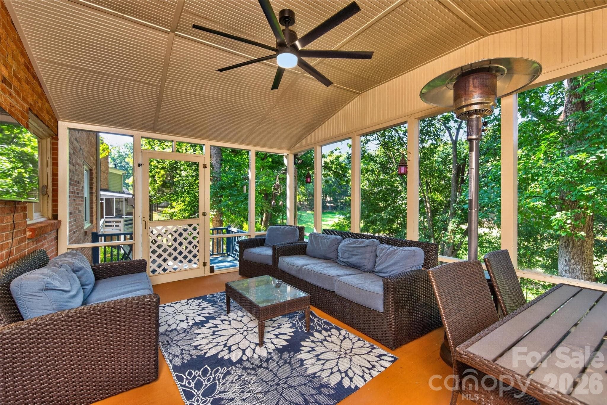Single Family Residence at 10009 Thomas Payne Circle, Charlotte, photo 4 of 36