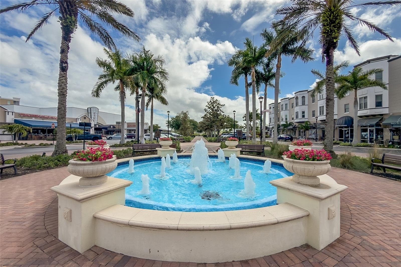 Shopping & Cinema - 7519 MIZNER RESERVE CT, LAKEWOOD RANCH