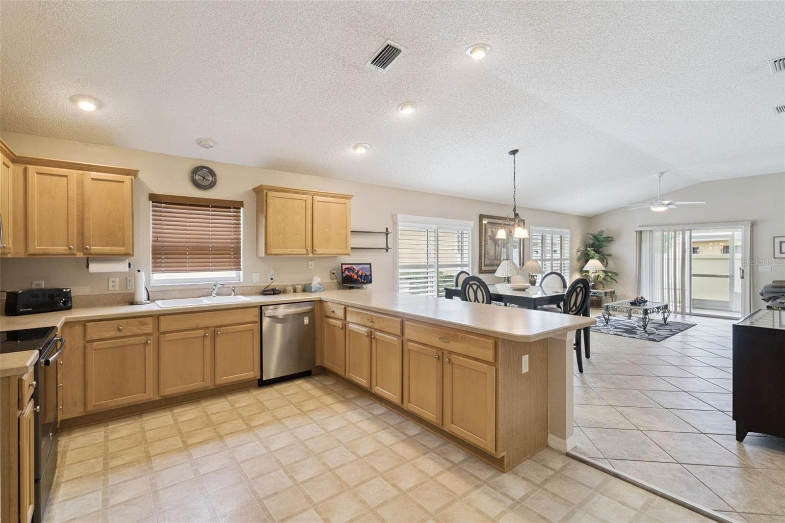 Single Family Residence at 1492 ALEXANDRIA PL, THE VILLAGES, photo 8 of 21
