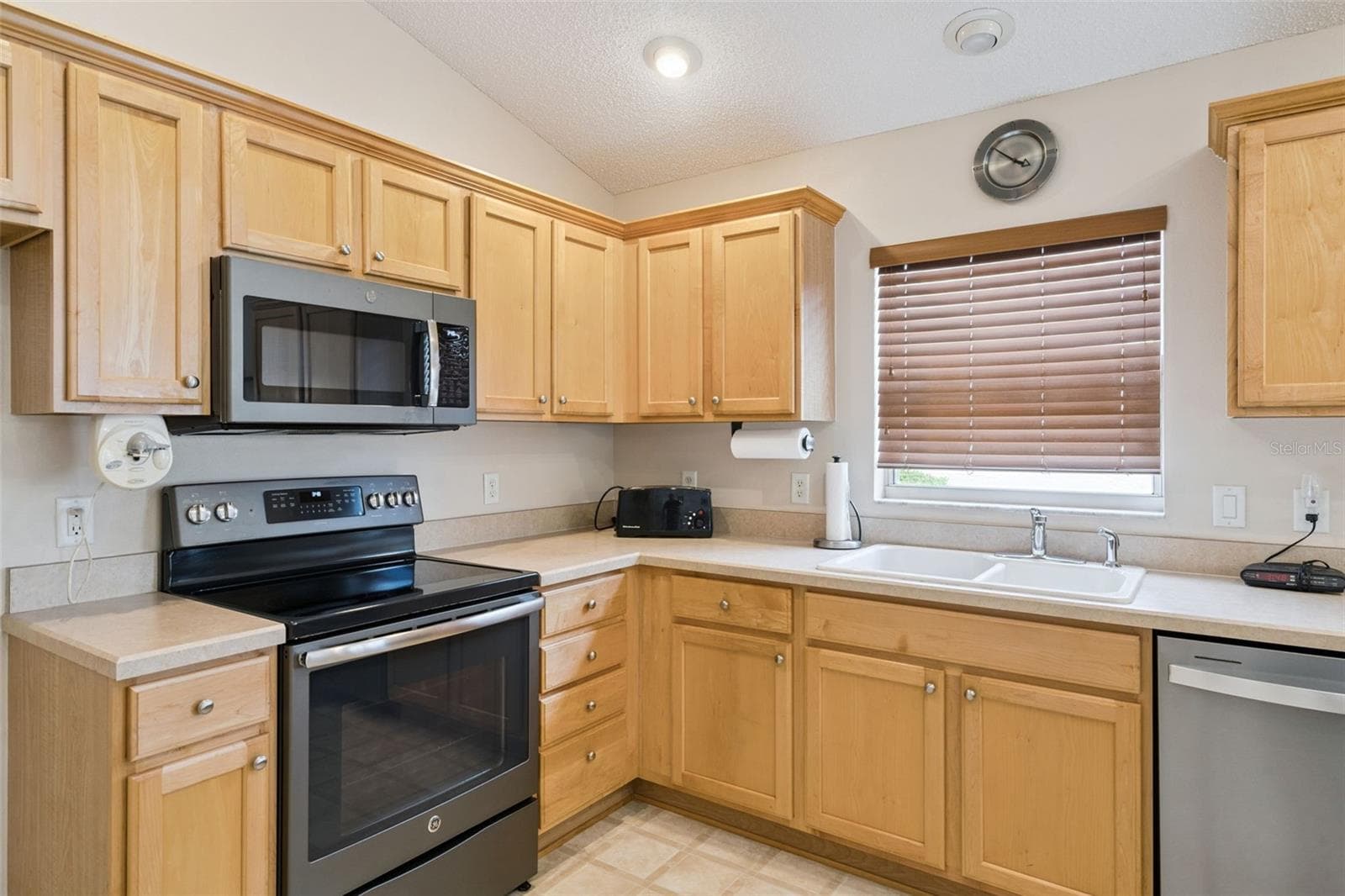 Single Family Residence at 1492 ALEXANDRIA PL, THE VILLAGES, photo 9 of 21