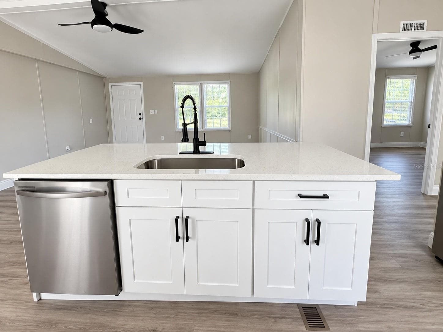 Manufactured Home at 4808 ROLLINGLEN LOOP W, LAKELAND, photo 4 of 27