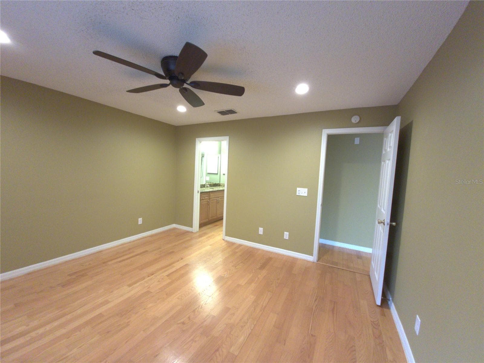 Primary Bedroom - 2721 COUNTRYSIDE BLVD #102, CLEARWATER