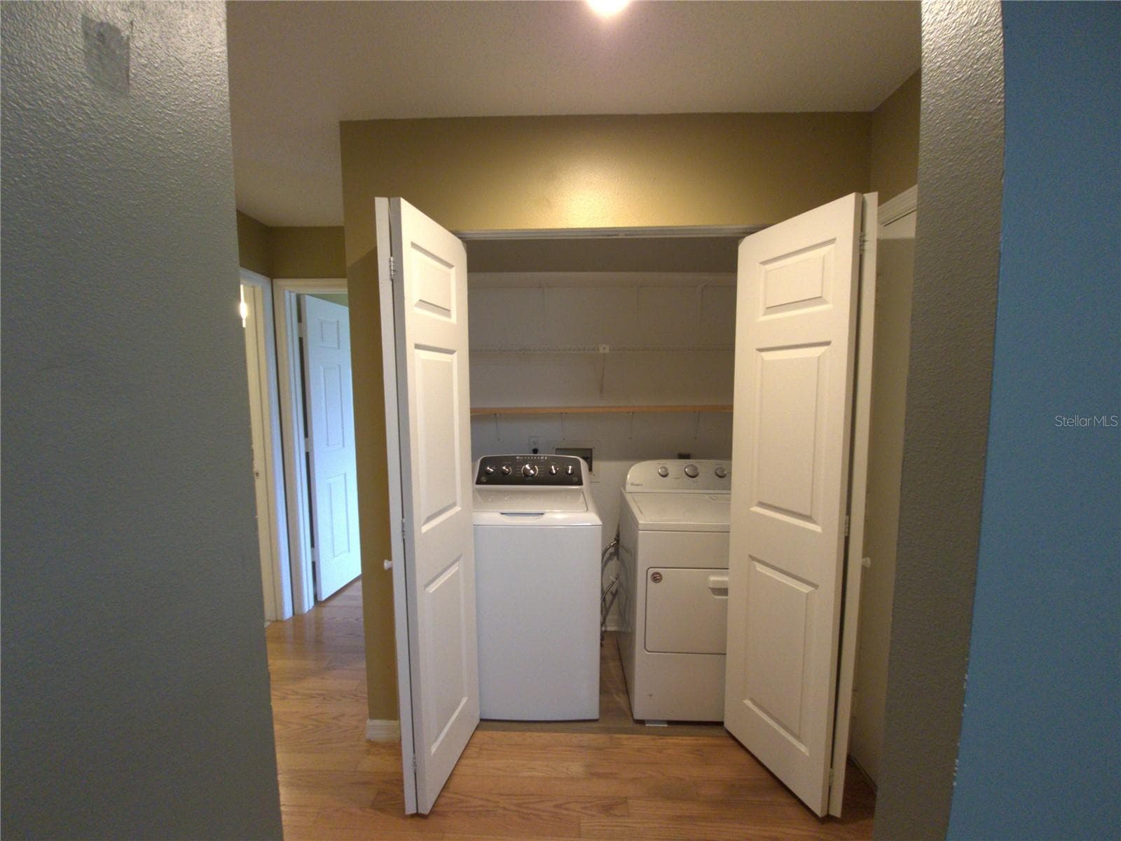 Hall Laundry - 2721 COUNTRYSIDE BLVD #102, CLEARWATER