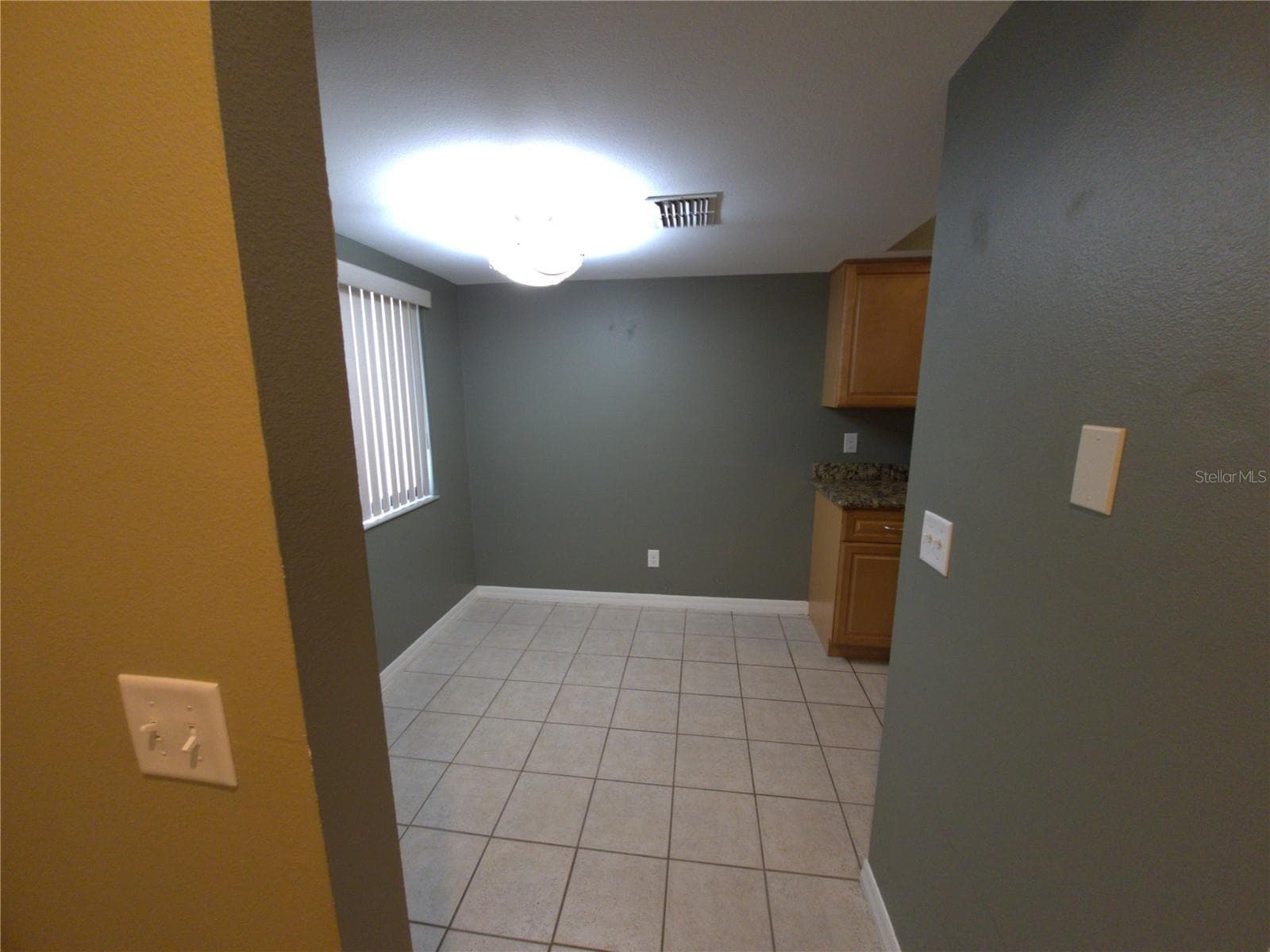 Kitchen Nook/ Dining Area - 2721 COUNTRYSIDE BLVD #102, CLEARWATER