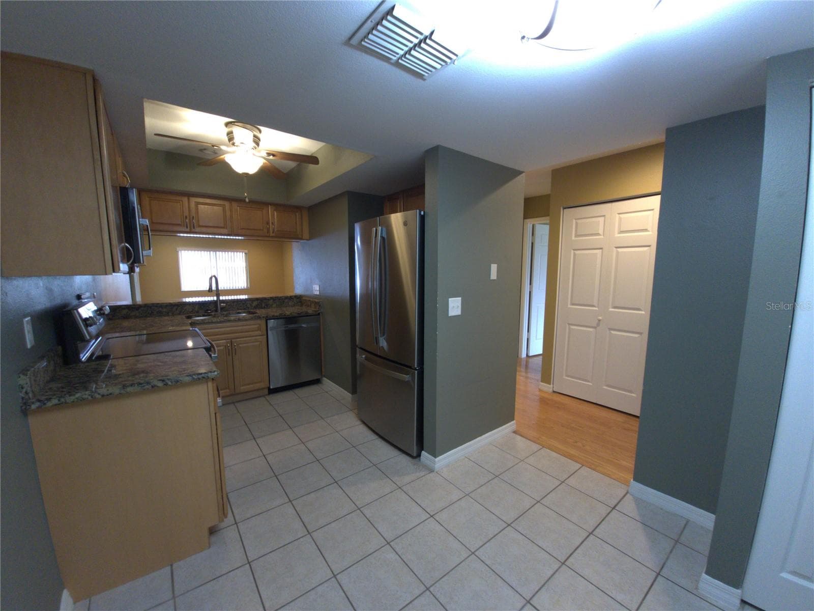 Kitchen - 2721 COUNTRYSIDE BLVD #102, CLEARWATER