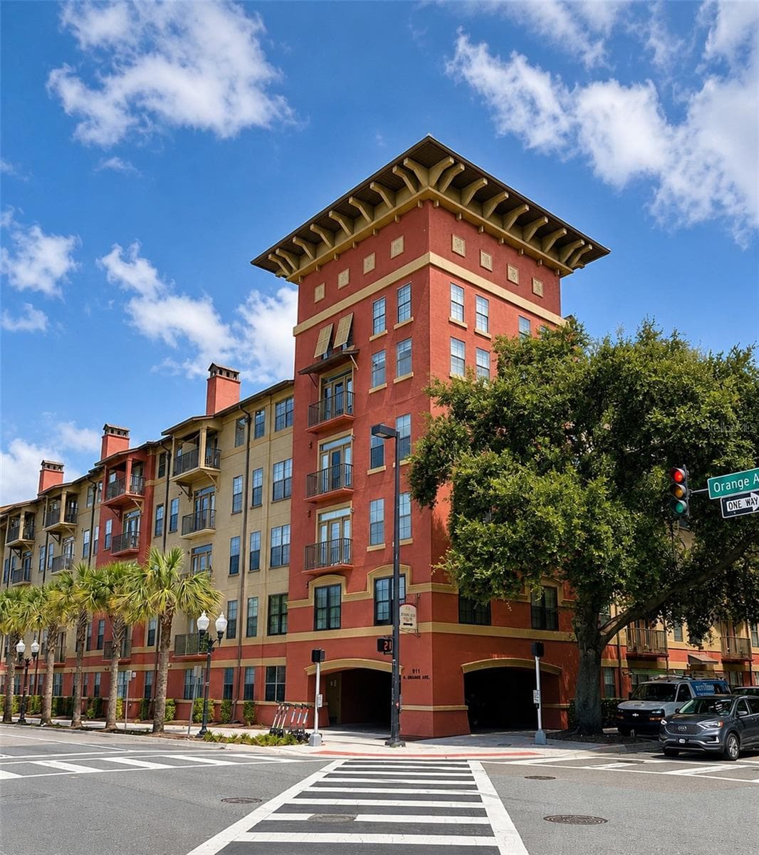 911 N ORANGE AVE #252