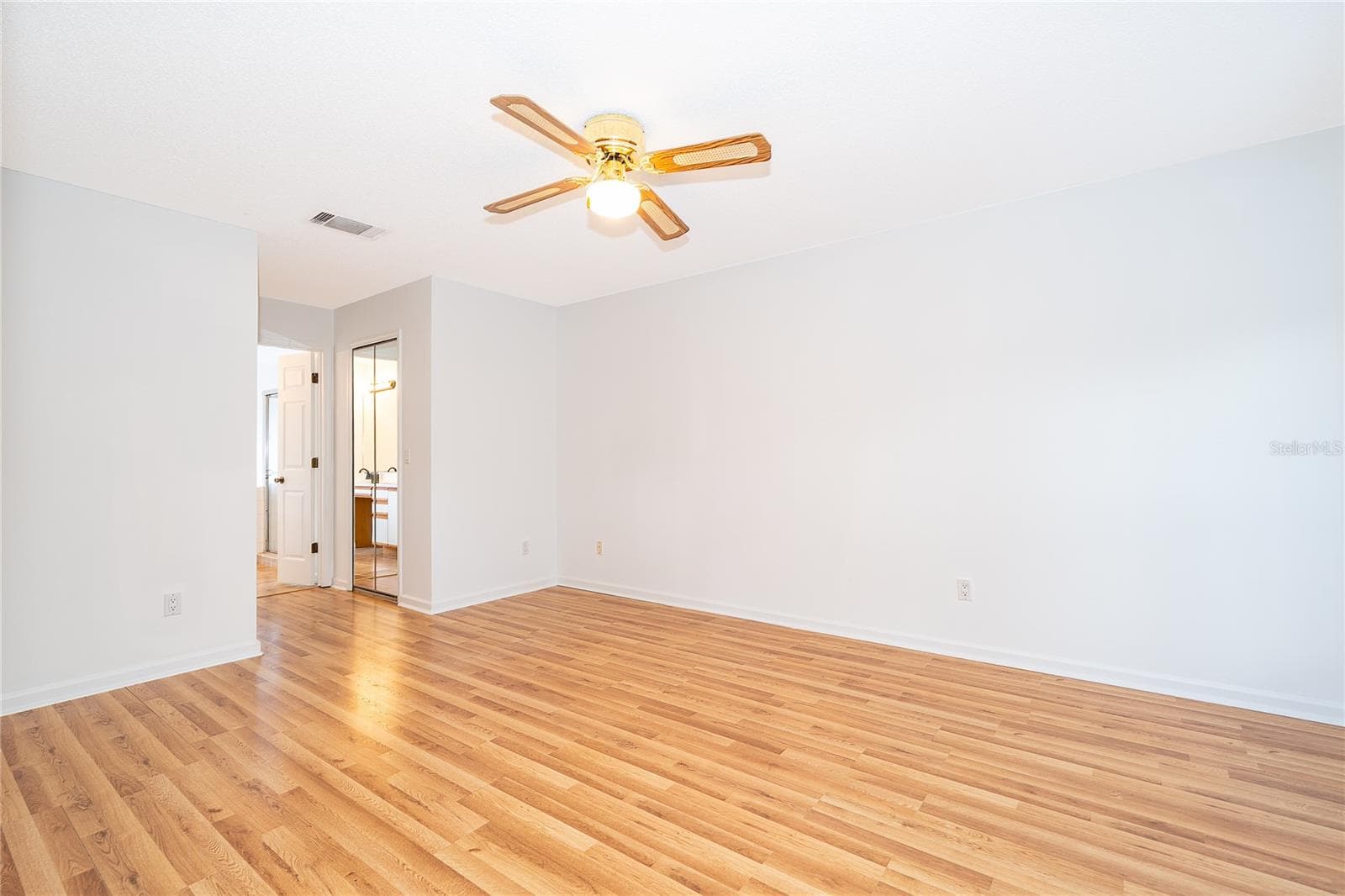 Primary Suite Downstairs w/Dual Walk-In Closets - 696 REMINGTON OAK DR, LAKE MARY