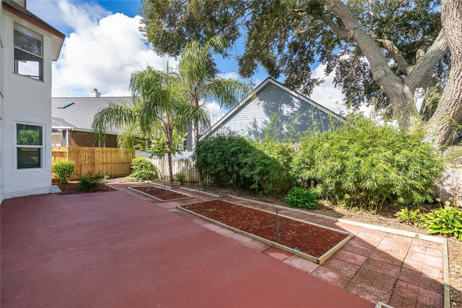 Room for a Raised Garden, BBQ Grill or Entertainment Area - 696 REMINGTON OAK DR, LAKE MARY
