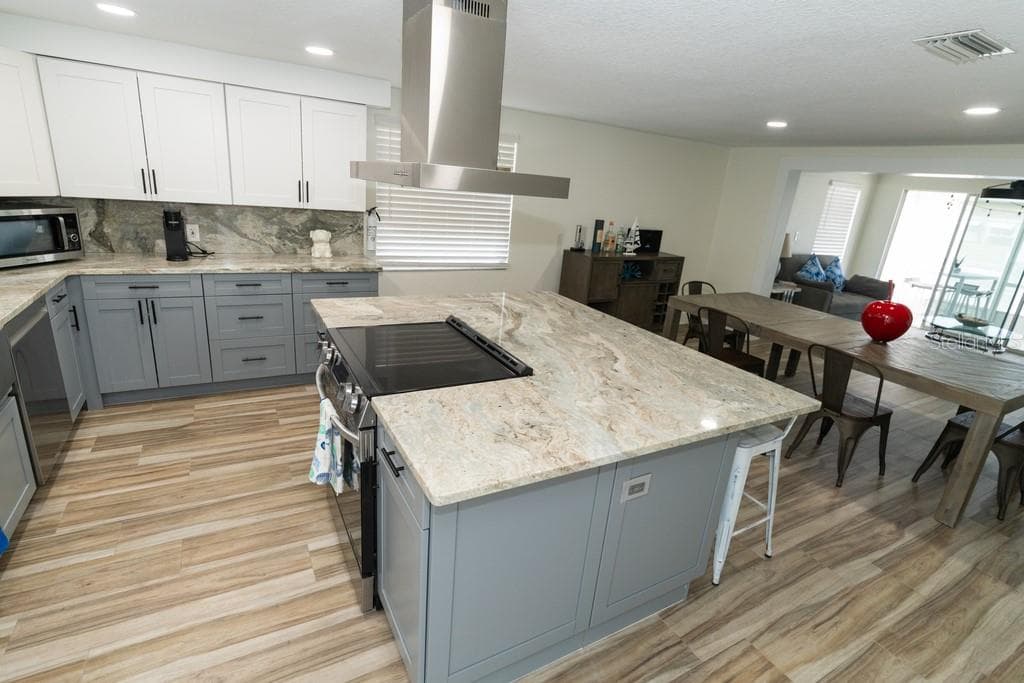 Single Family Residence at 4927 BLUE HERON DR, NEW PORT RICHEY, photo 4 of 36