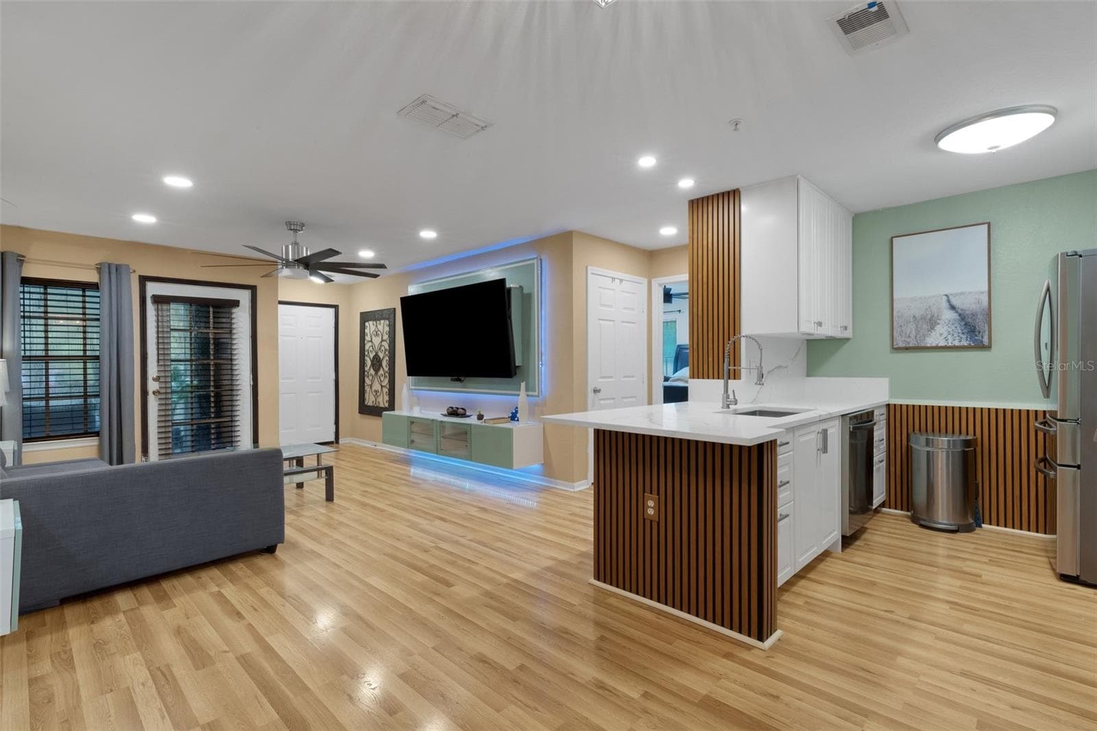 Condominium at 8809 MANOR LOOP #101, LAKEWOOD RANCH, photo 9 of 48