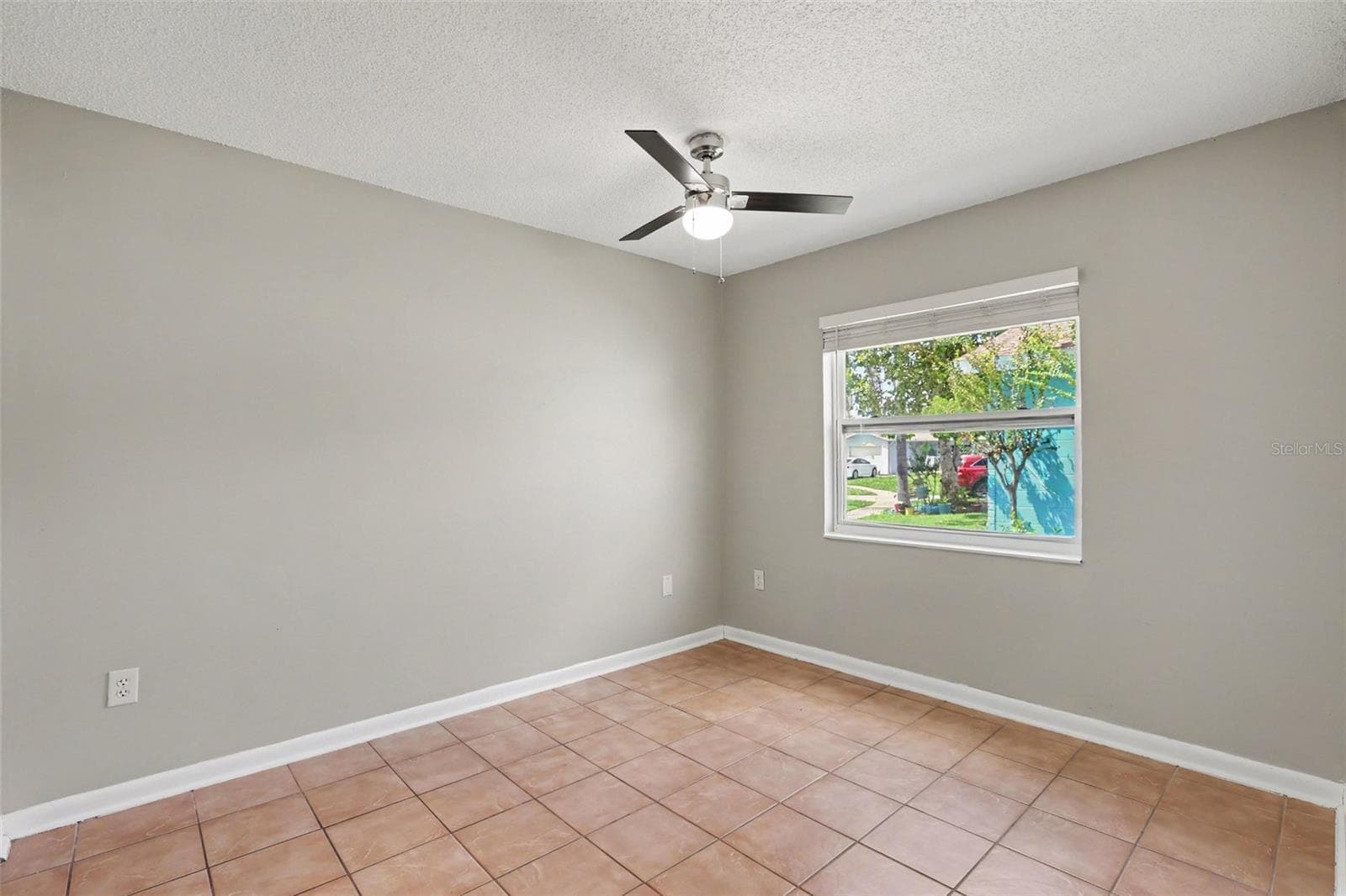 Single Family Residence at 1019 AXLEWOOD CIR, BRANDON, photo 8 of 15
