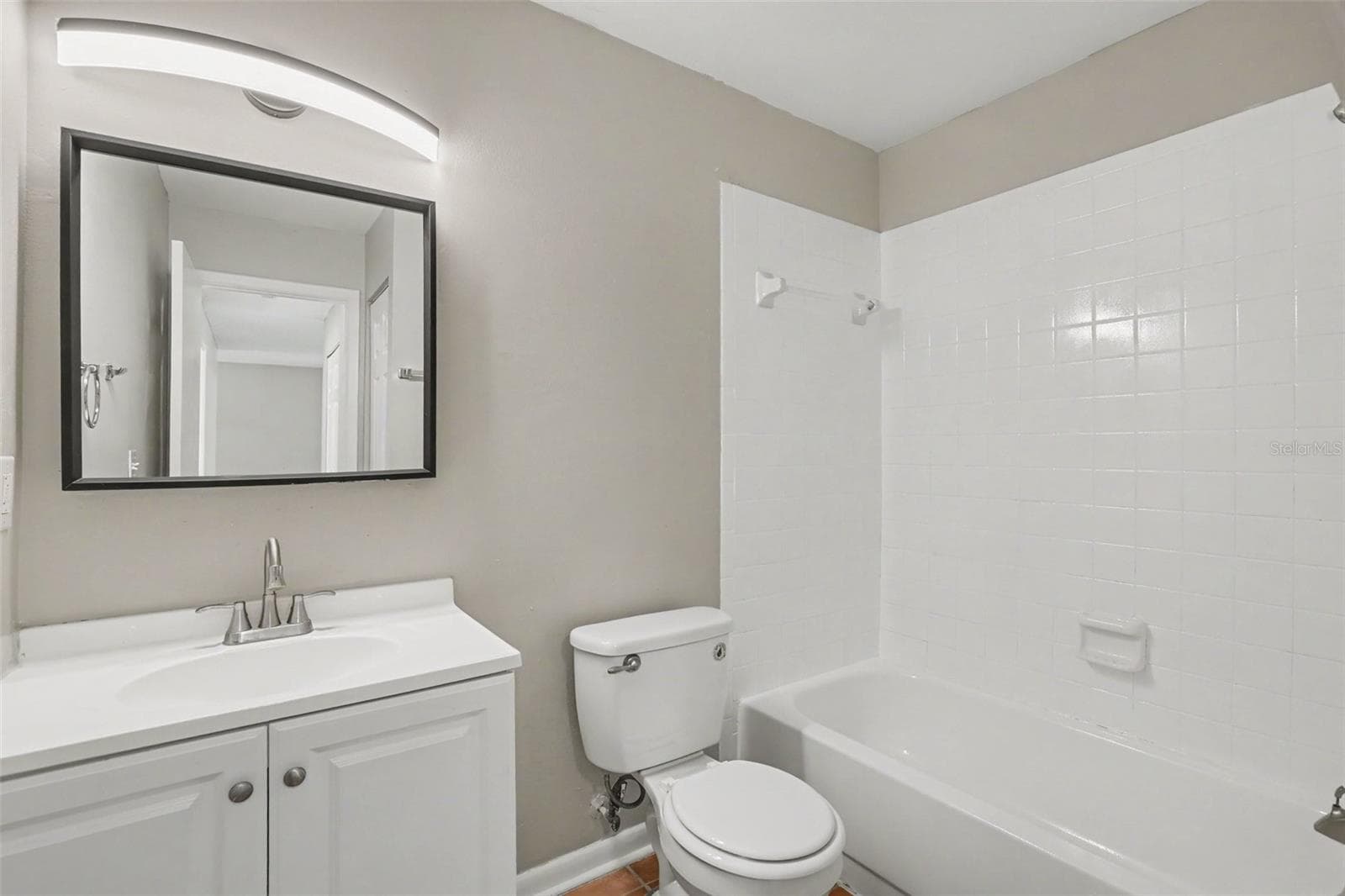 Single Family Residence at 1019 AXLEWOOD CIR, BRANDON, photo 11 of 15