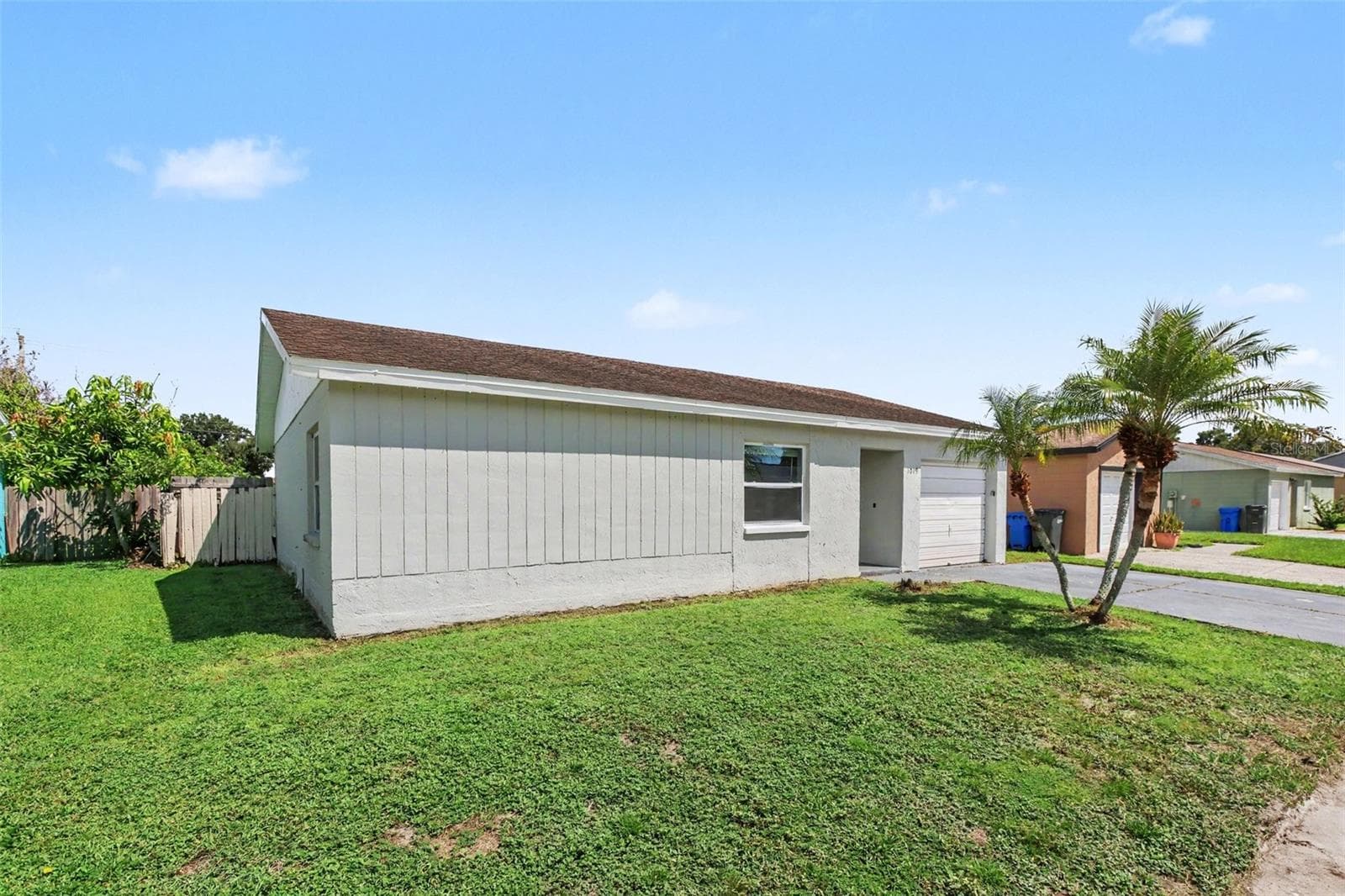 Single Family Residence at 1019 AXLEWOOD CIR, BRANDON, photo 14 of 15