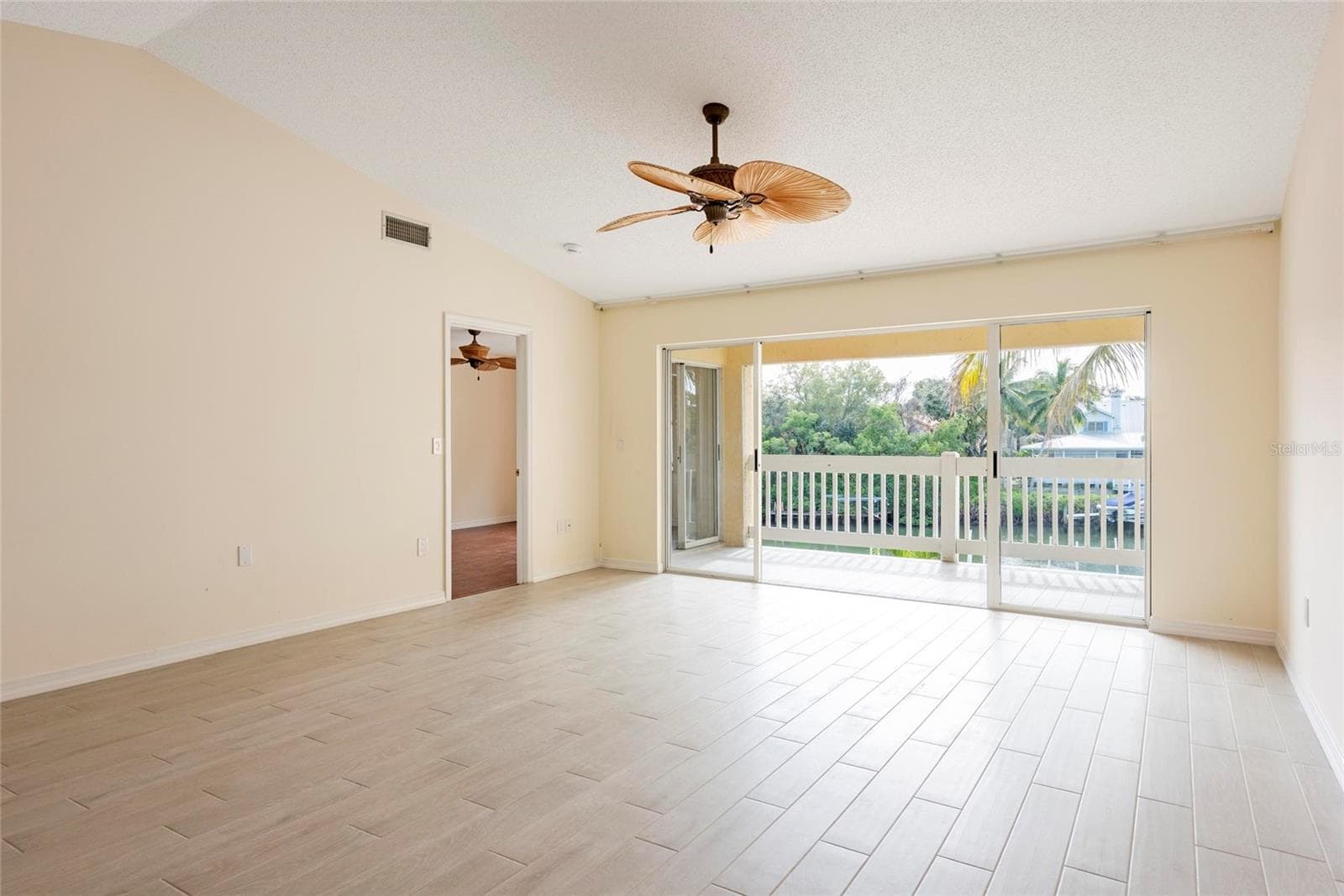 Condominium at 870 HUDSON AVE #870, SARASOTA, photo 7 of 25