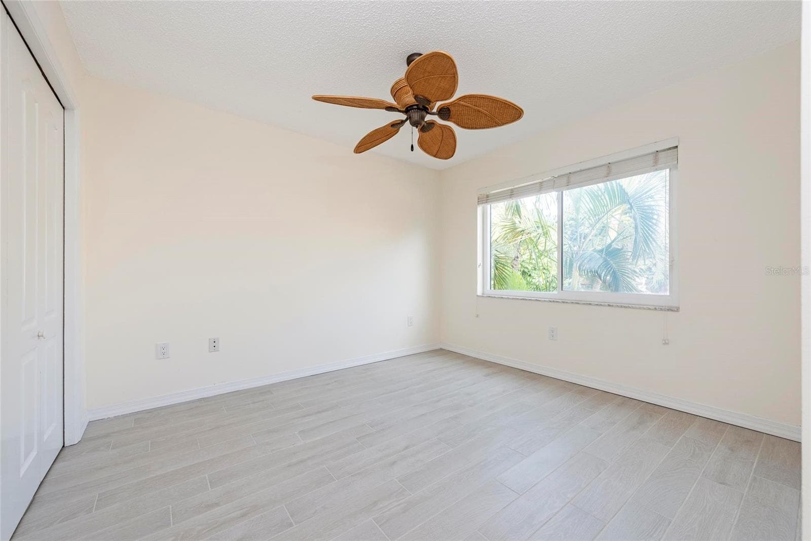 Condominium at 870 HUDSON AVE #870, SARASOTA, photo 11 of 25