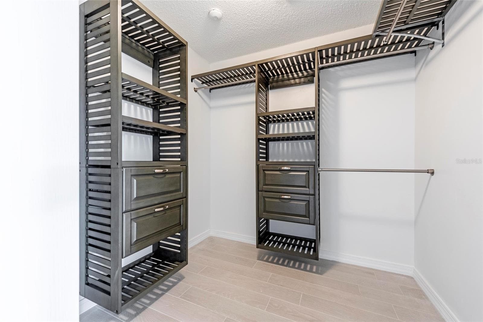 Condominium at 870 HUDSON AVE #870, SARASOTA, photo 13 of 25