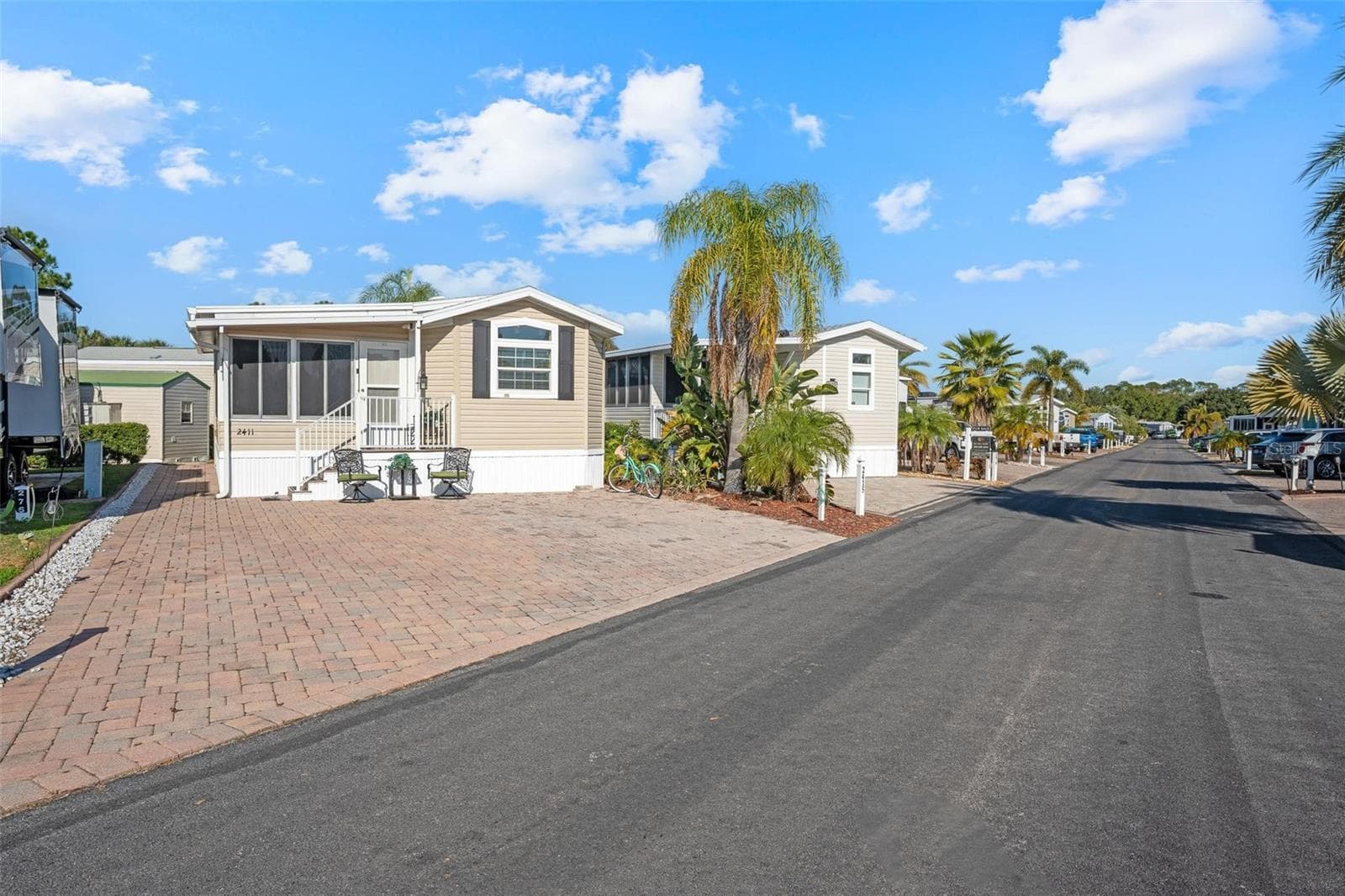 Manufactured Home at 2411 CITRUS TREE RD, CLERMONT, photo 2 of 47