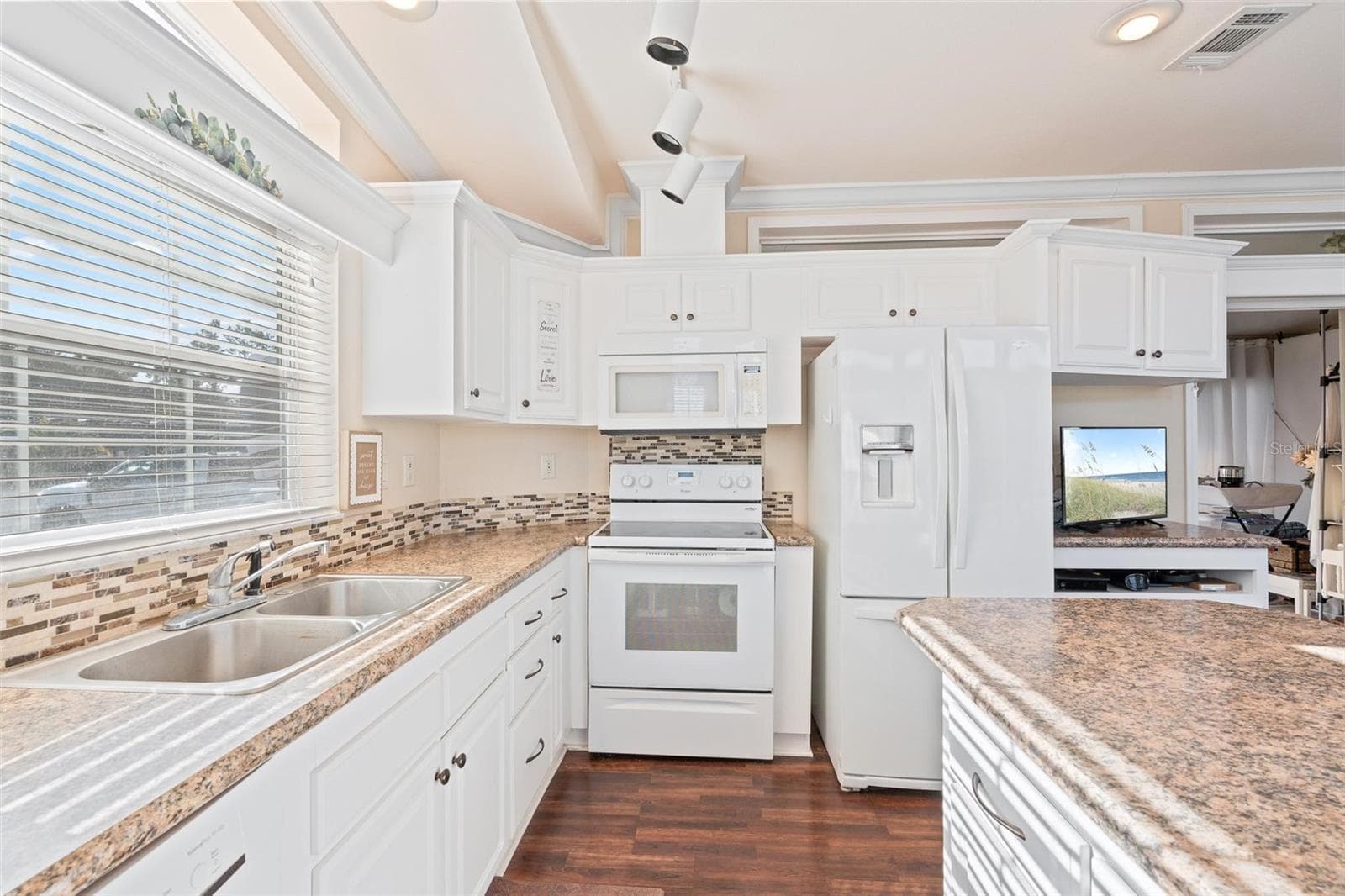 Manufactured Home at 2411 CITRUS TREE RD, CLERMONT, photo 12 of 47