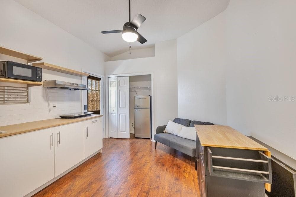 Single Family Residence at 407 THUNDER GULCH CT, ORLANDO, photo 11 of 38