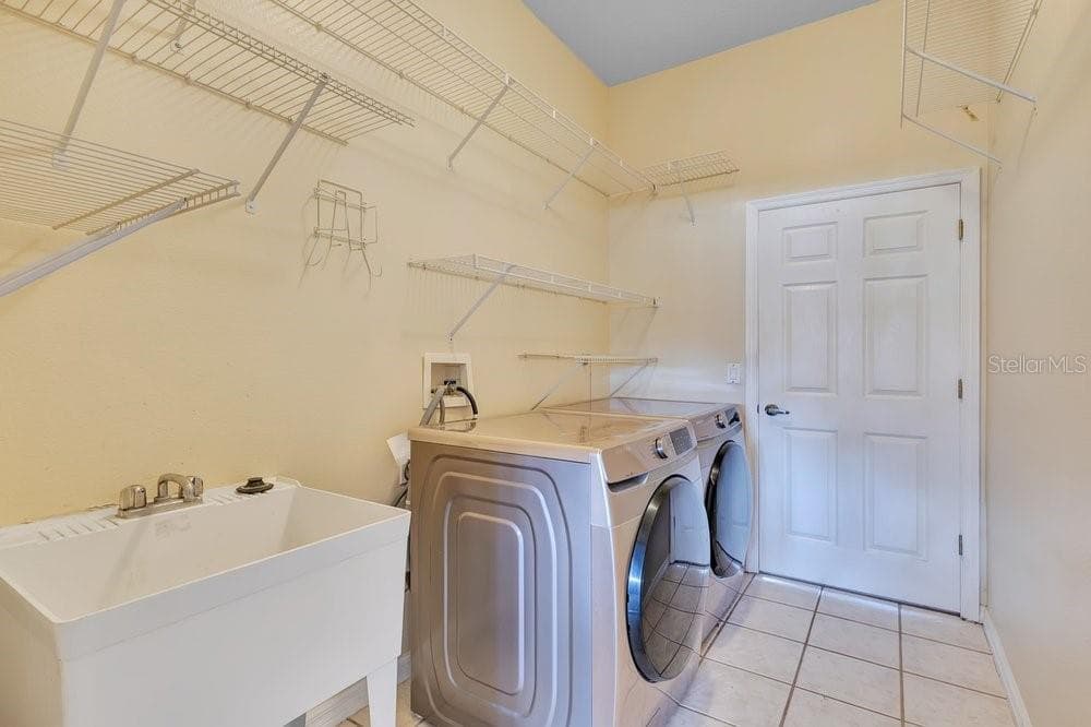 Single Family Residence at 407 THUNDER GULCH CT, ORLANDO, photo 26 of 38