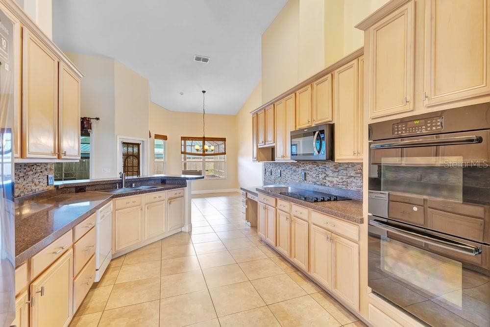 Single Family Residence at 407 THUNDER GULCH CT, ORLANDO, photo 33 of 38