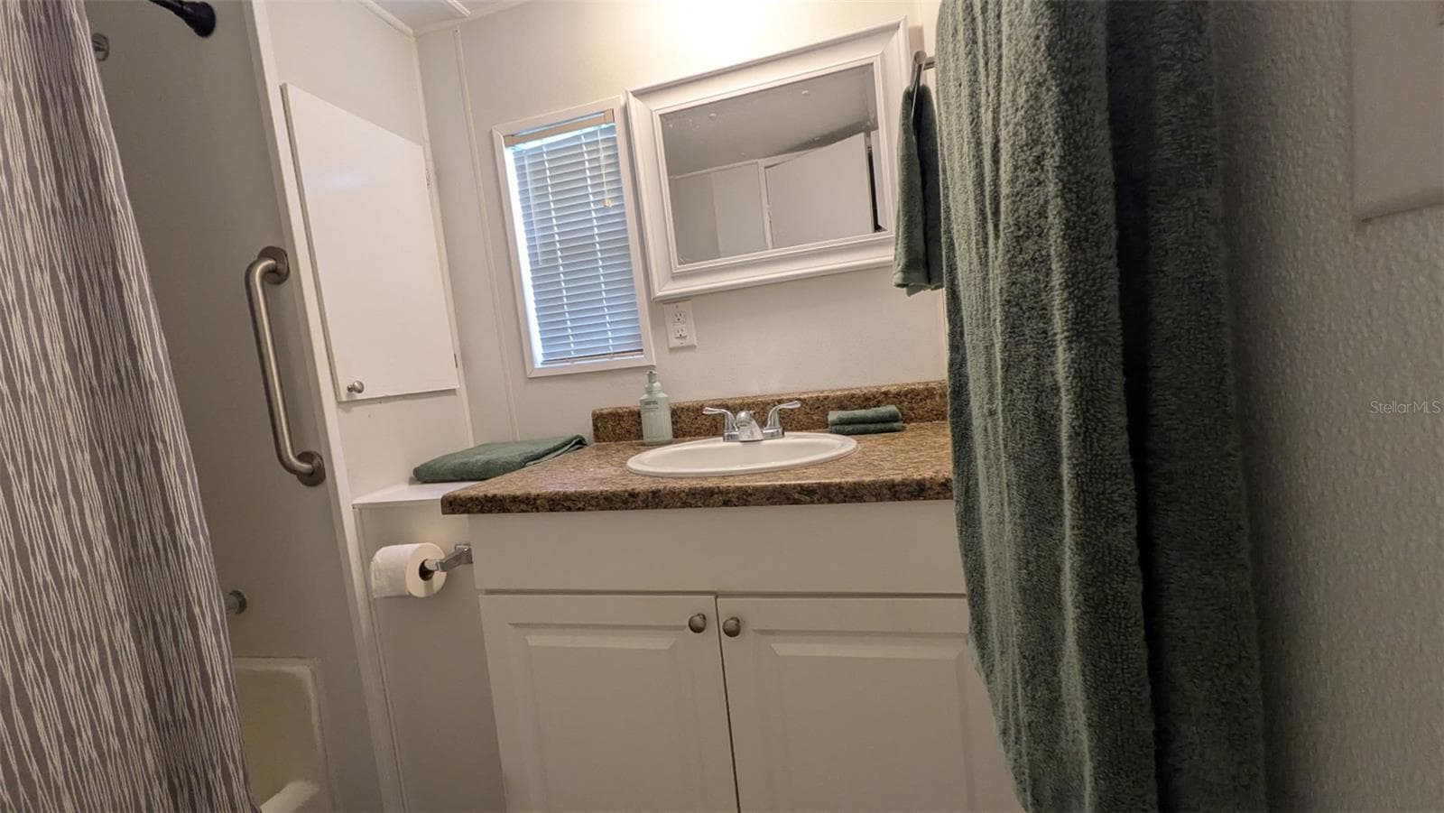 Manufactured Home at 39518 STERLING DR, ZEPHYRHILLS, photo 11 of 27