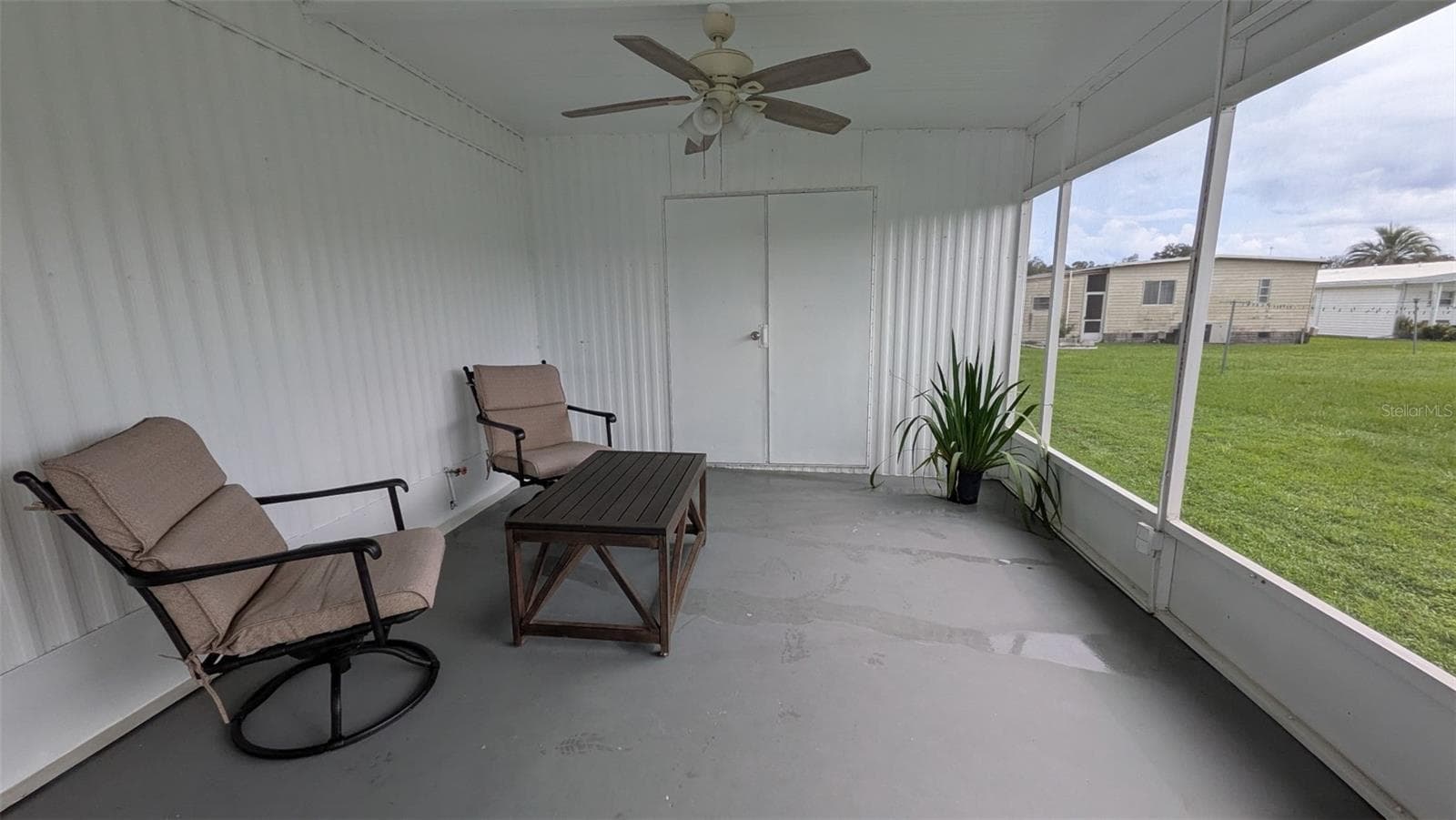 Manufactured Home at 39518 STERLING DR, ZEPHYRHILLS, photo 16 of 27