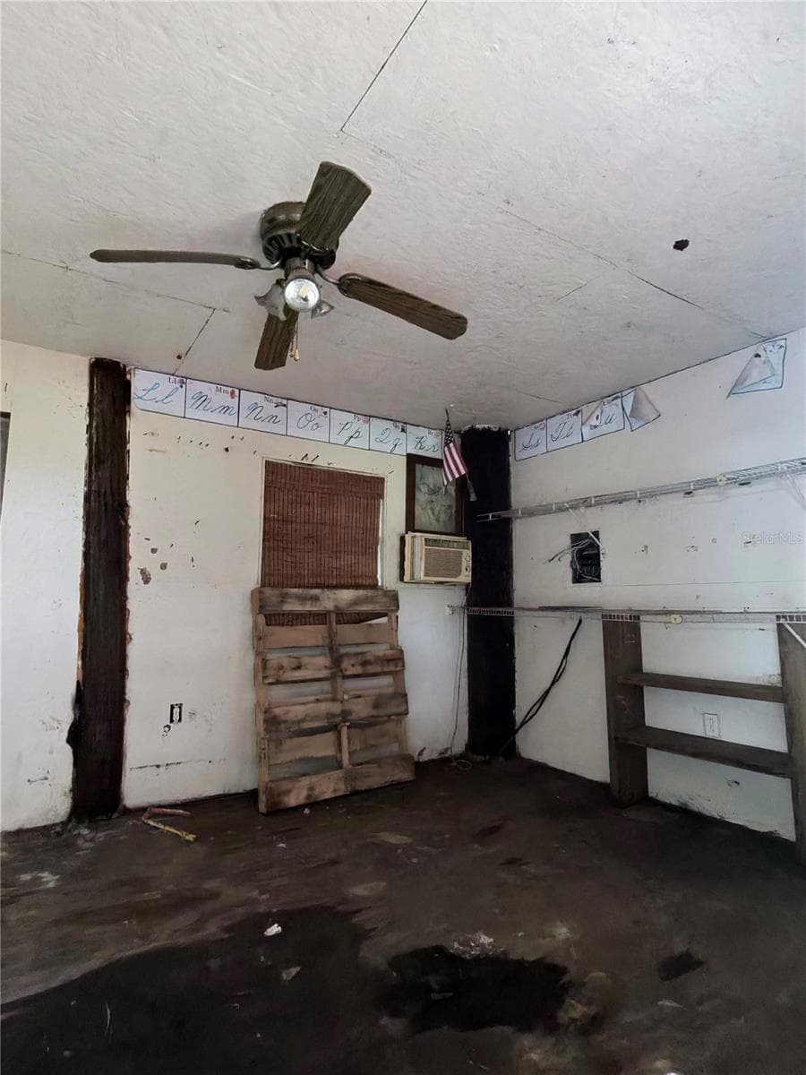 room inside barn - 8235 STATE ROAD 64 W, ONA
