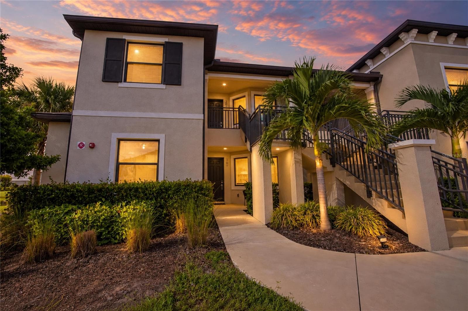 23853 COLLINA WAY #101