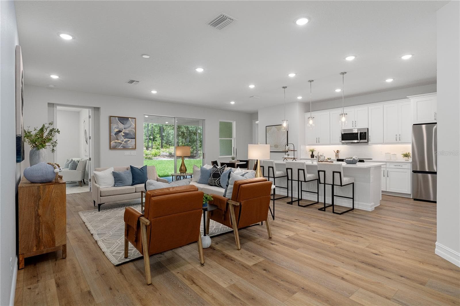 Model home - great room - 2181 W TALL OAKS DR, BEVERLY HILLS