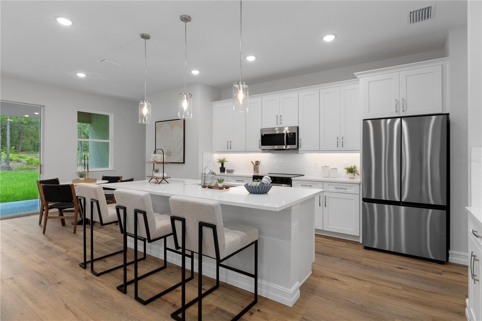 Model home - kitchen - 2181 W TALL OAKS DR, BEVERLY HILLS