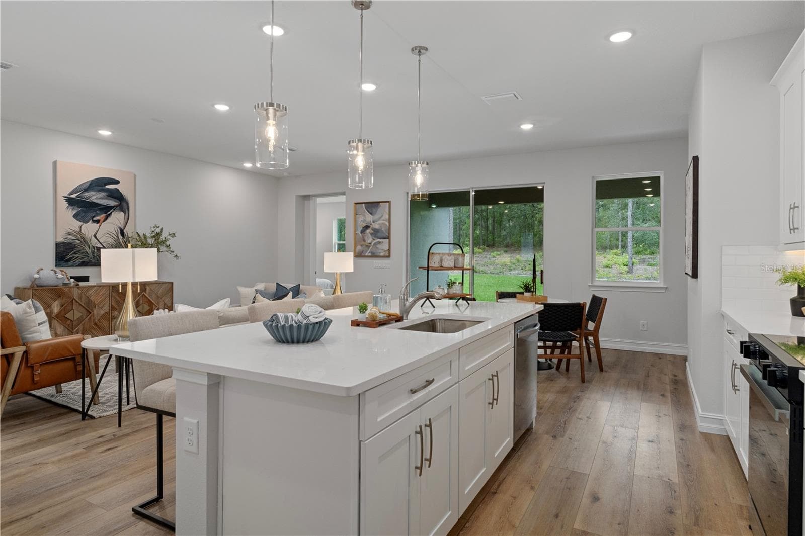 Model home - kitchen - 2181 W TALL OAKS DR, BEVERLY HILLS