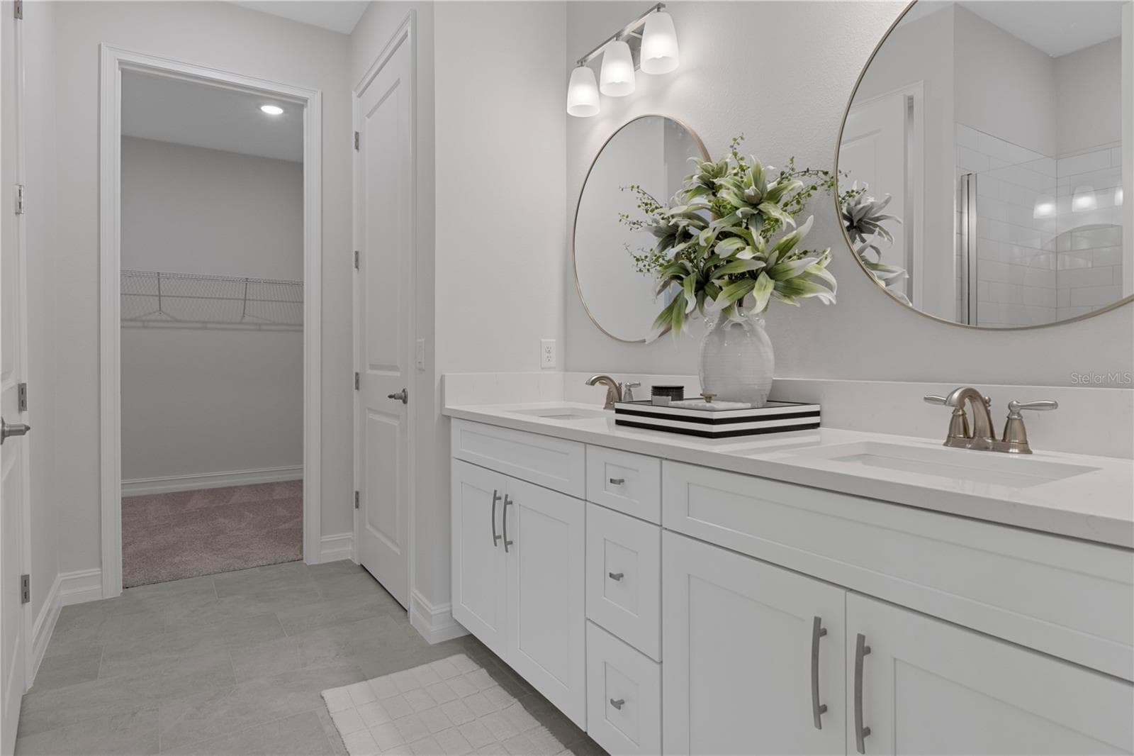 Model home - primary bathroom - 2181 W TALL OAKS DR, BEVERLY HILLS
