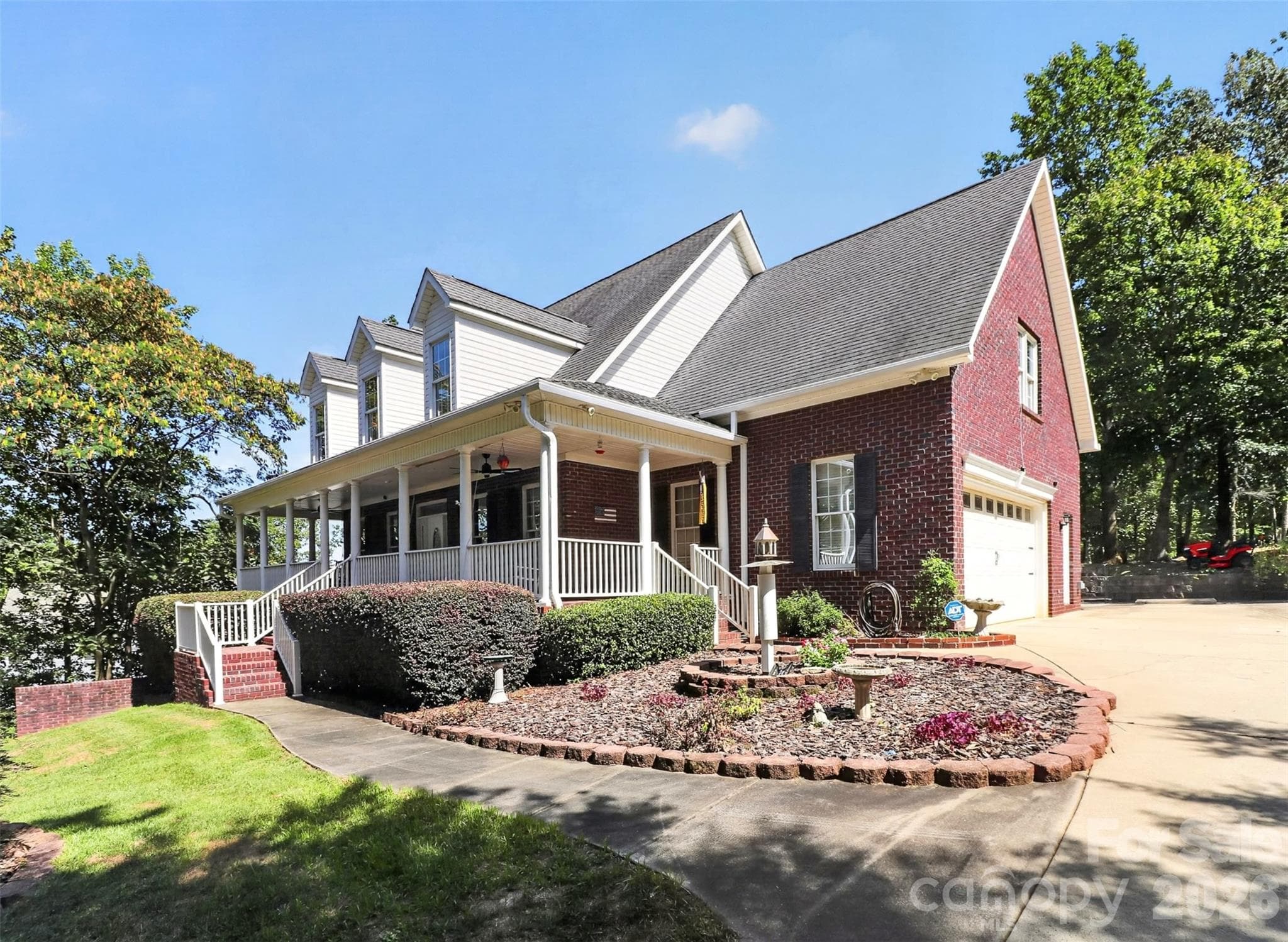 Single Family Residence at 4904 Steepleton Way, Charlotte, photo 2 of 47