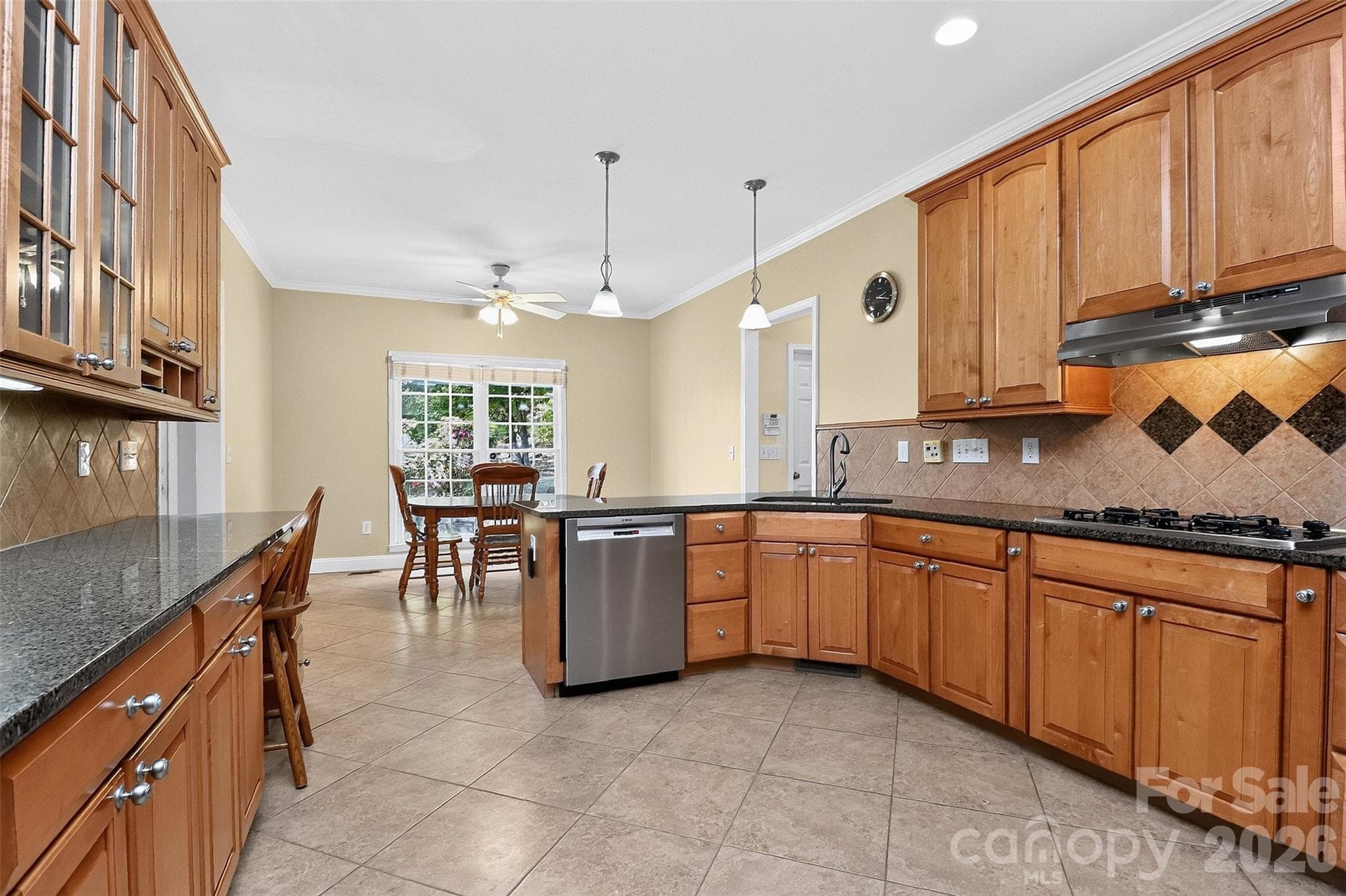 Single Family Residence at 4904 Steepleton Way, Charlotte, photo 10 of 47