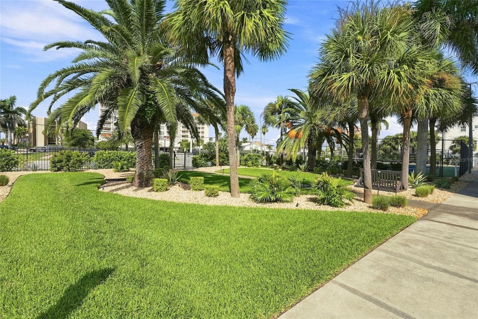 Impeccably kept grounds - 17735 GULF BLVD #204, REDINGTON SHORES