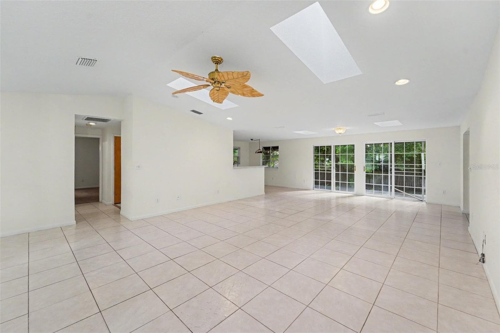 Single Family Residence at 2057 BRENT PL, PALM HARBOR, photo 5 of 26