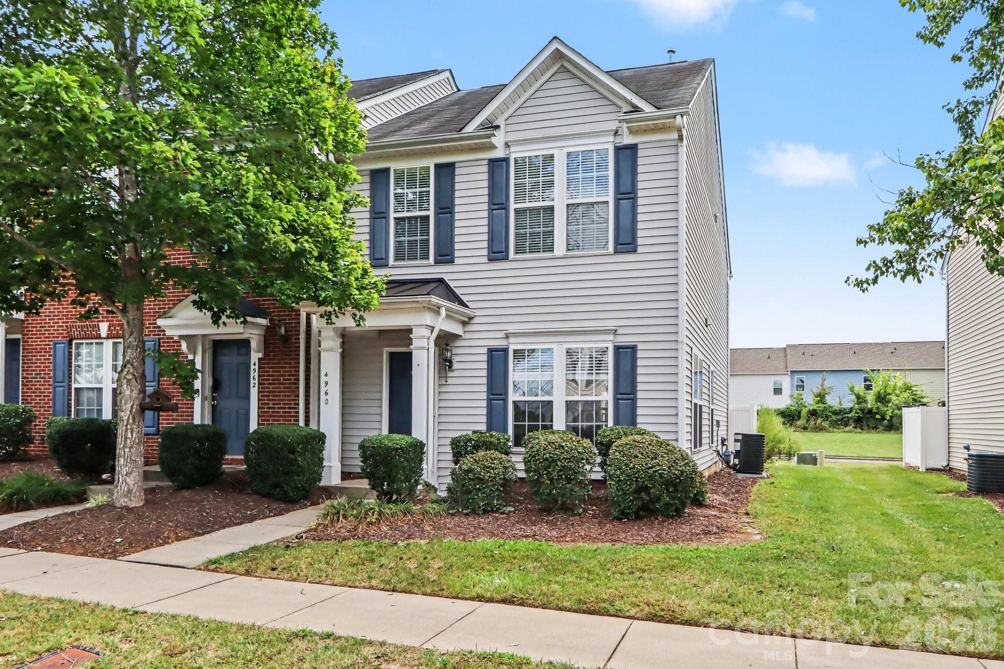 Side angle of property - End unit - 4960 Sunburst Lane, Charlotte