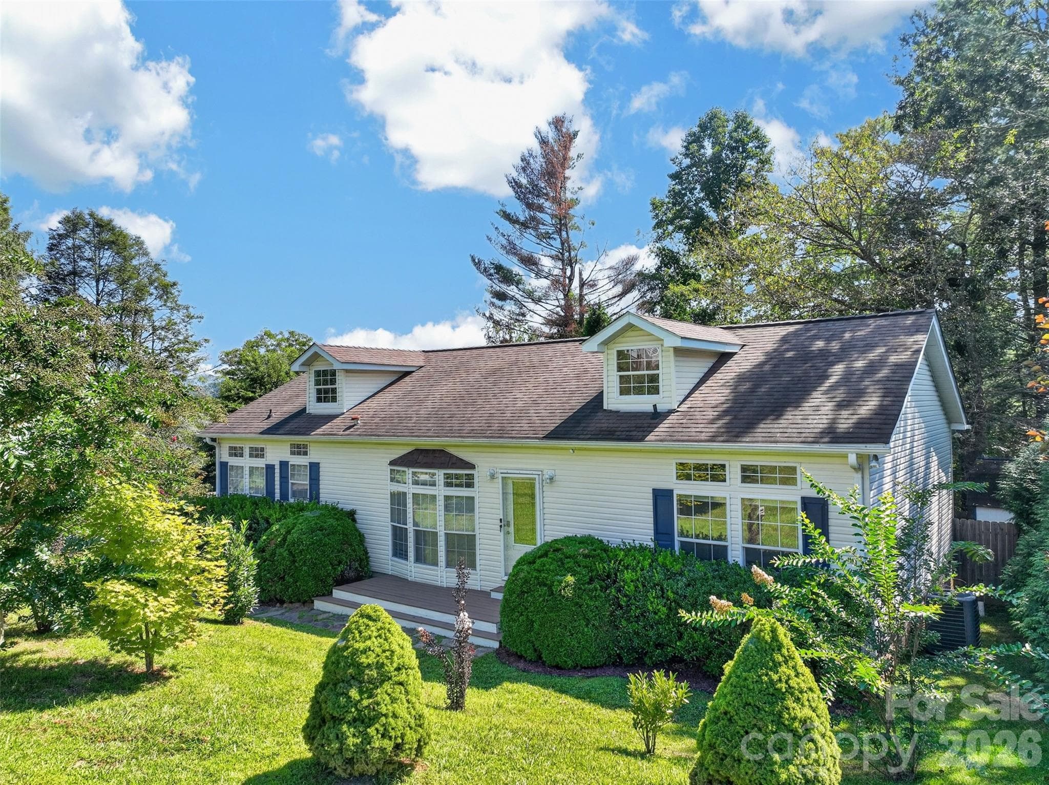 2 sunny porches and established landscaping - 6 Enochs Way, Fletcher