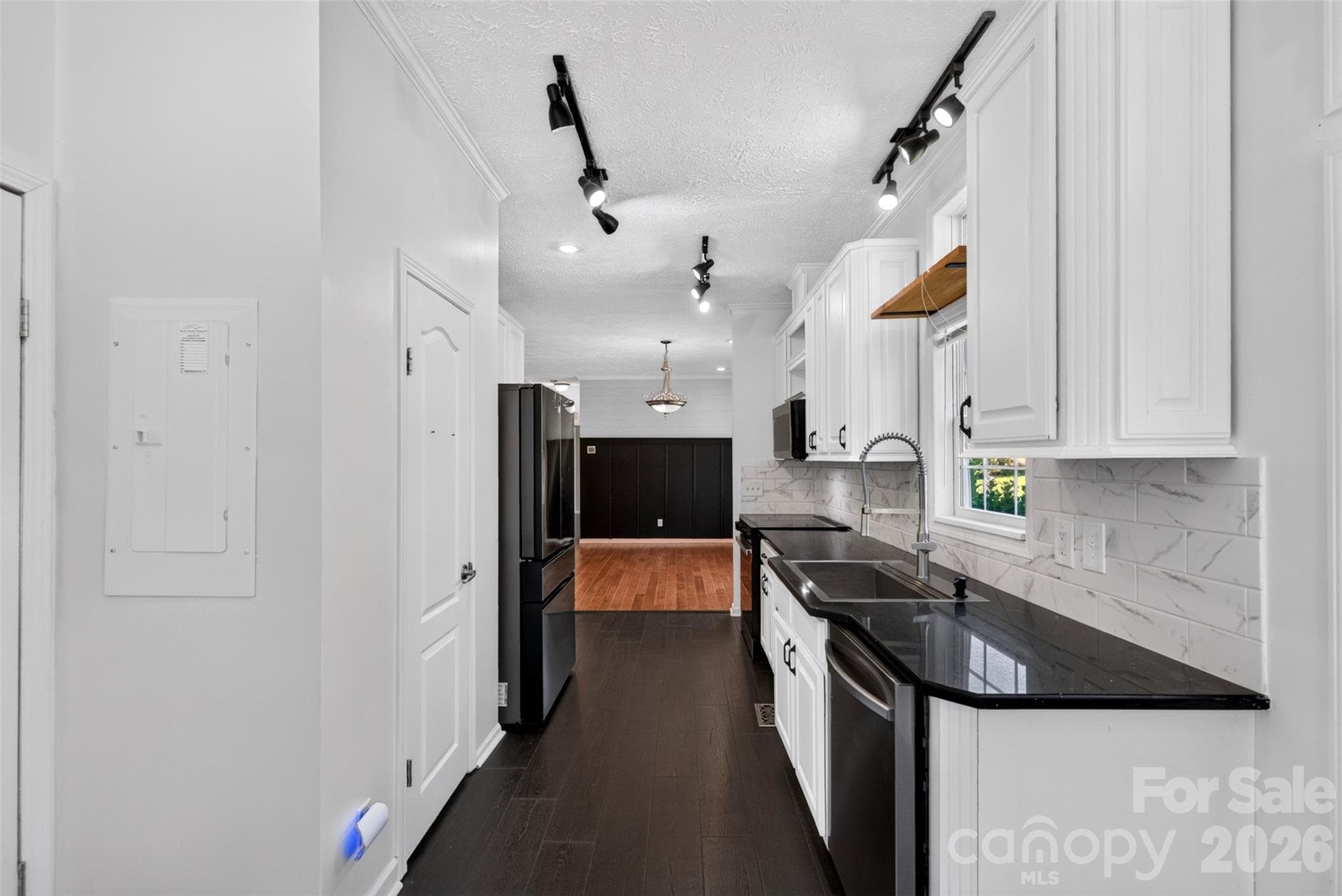 modern kitchen with newer appliances - 6 Enochs Way, Fletcher