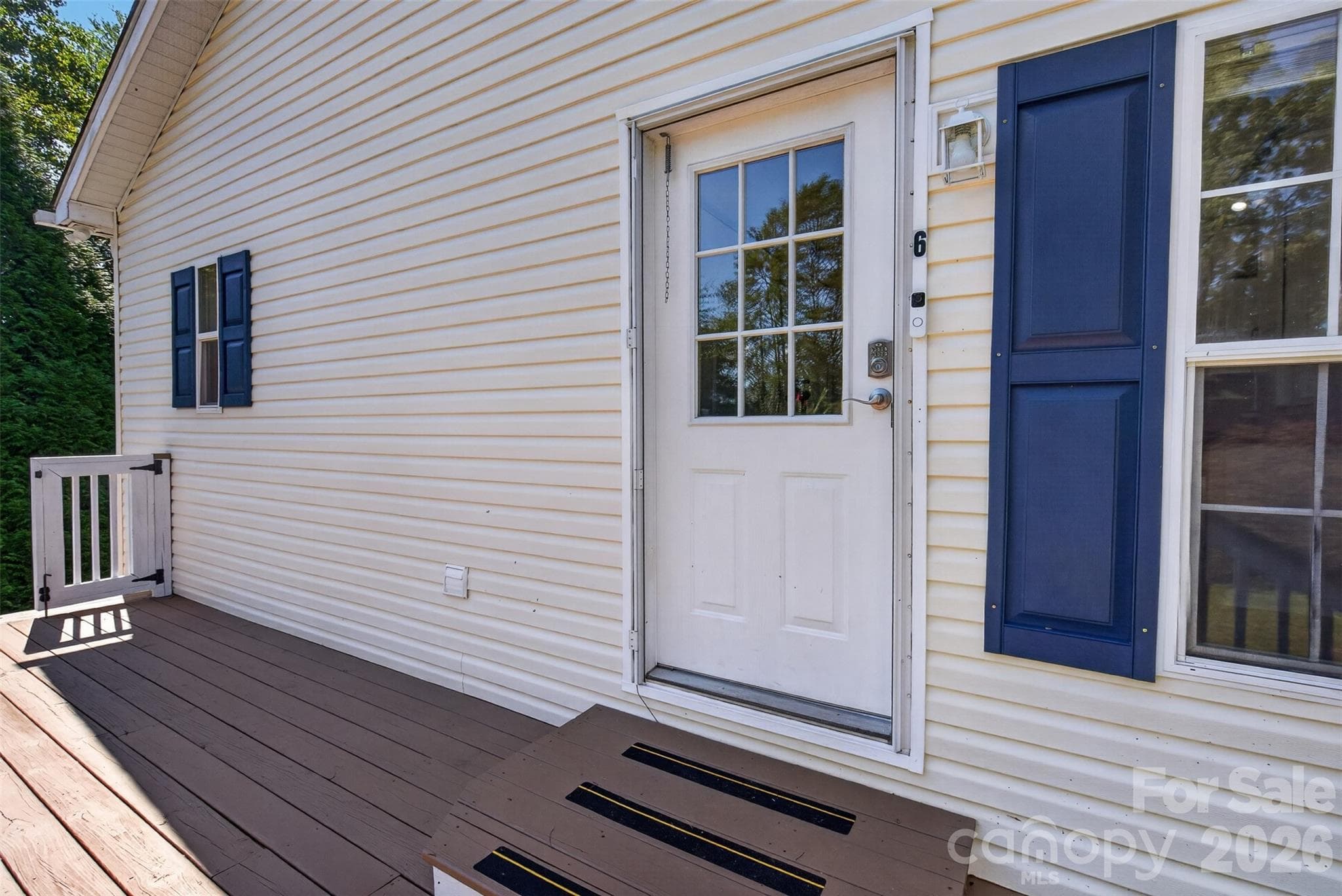 sunny side deck - 6 Enochs Way, Fletcher